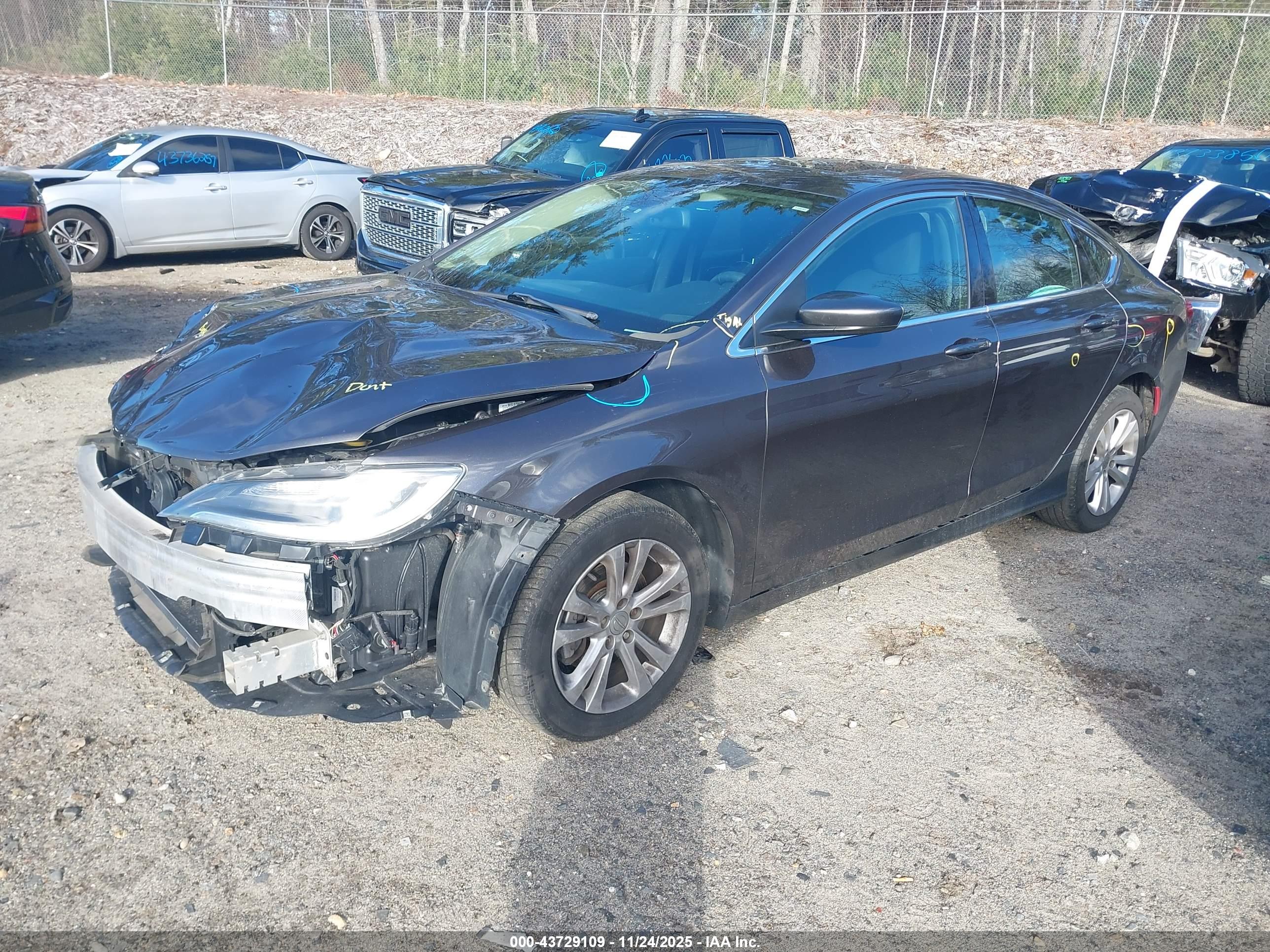 CHRYSLER 200 image 2