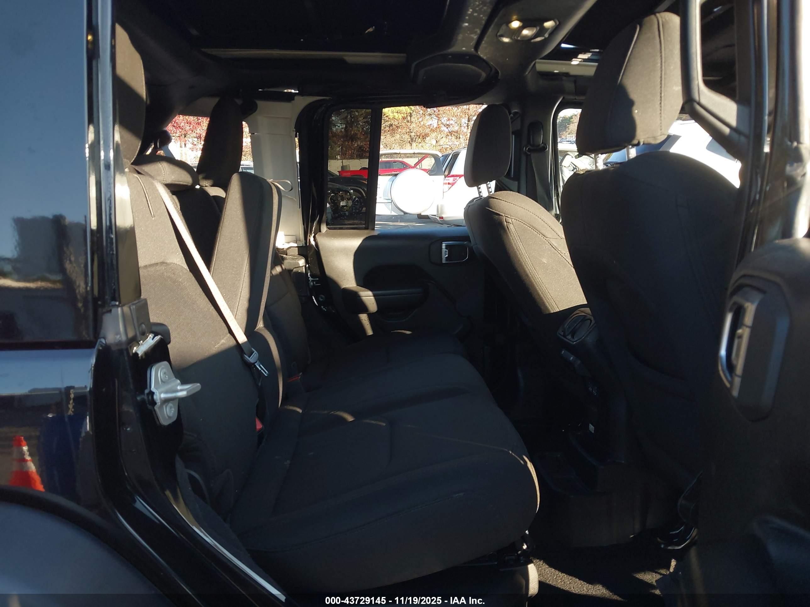 JEEP WRANGLER image 8