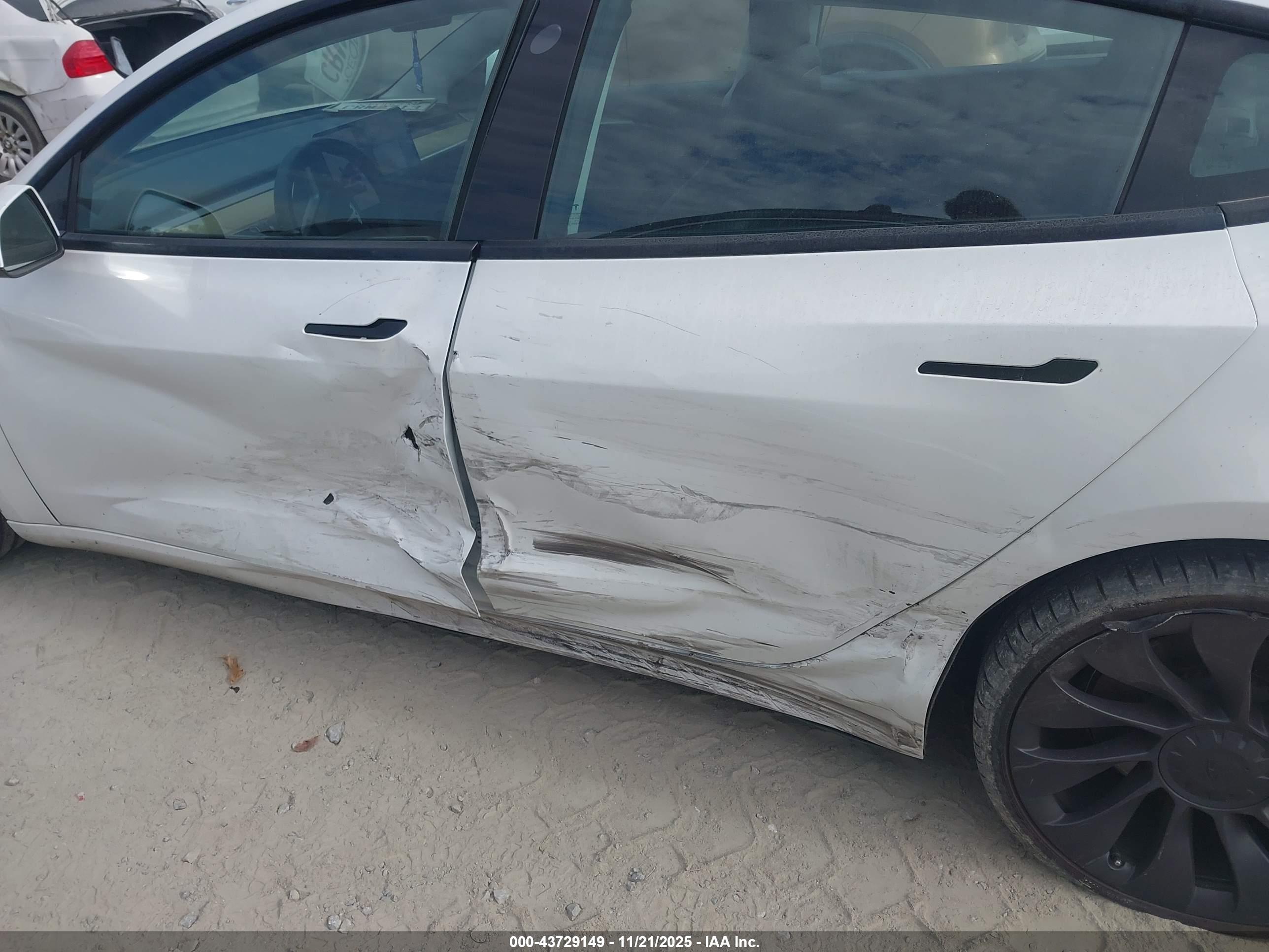 TESLA MODEL image 6