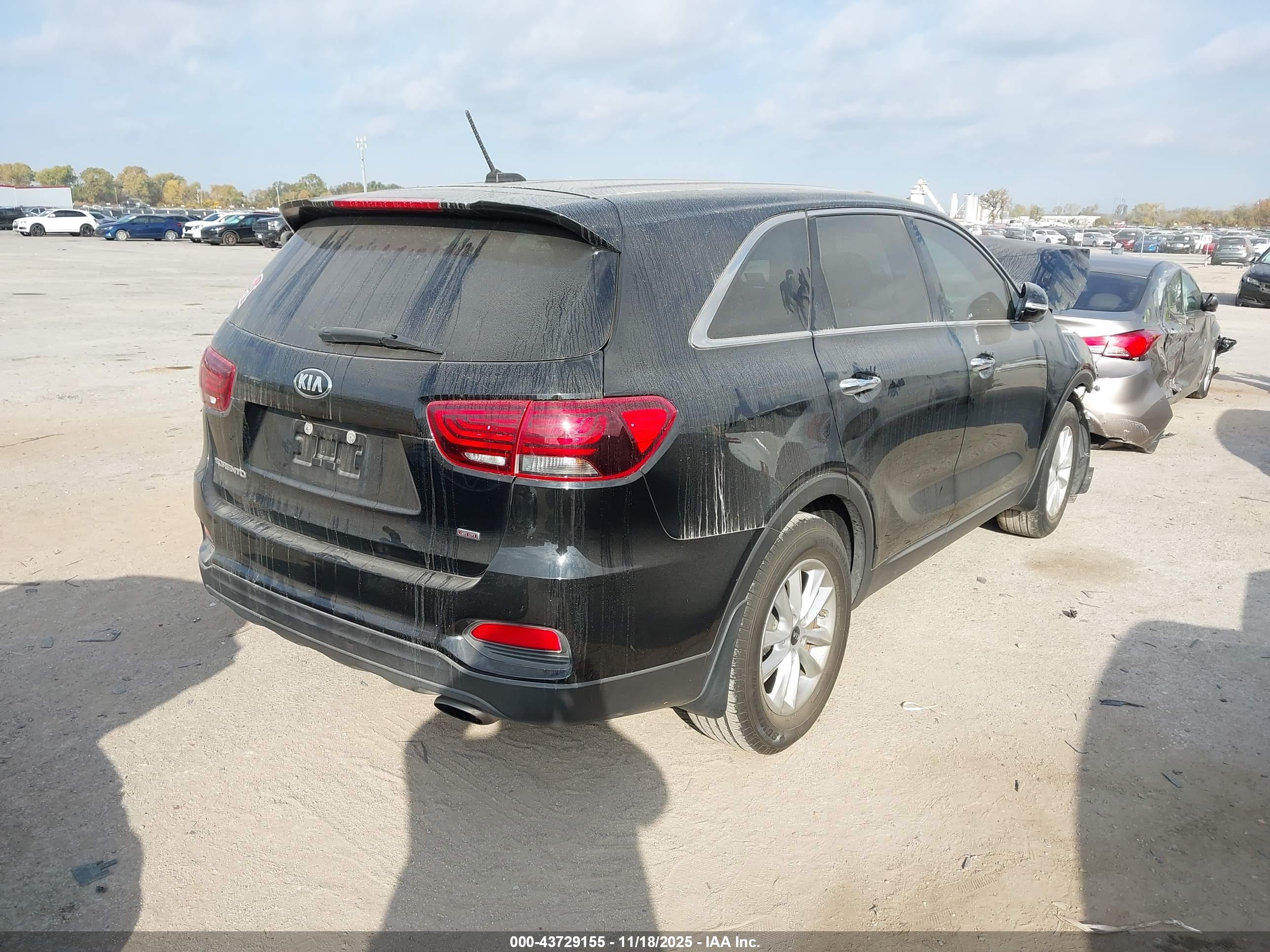 KIA SORENTO image 4