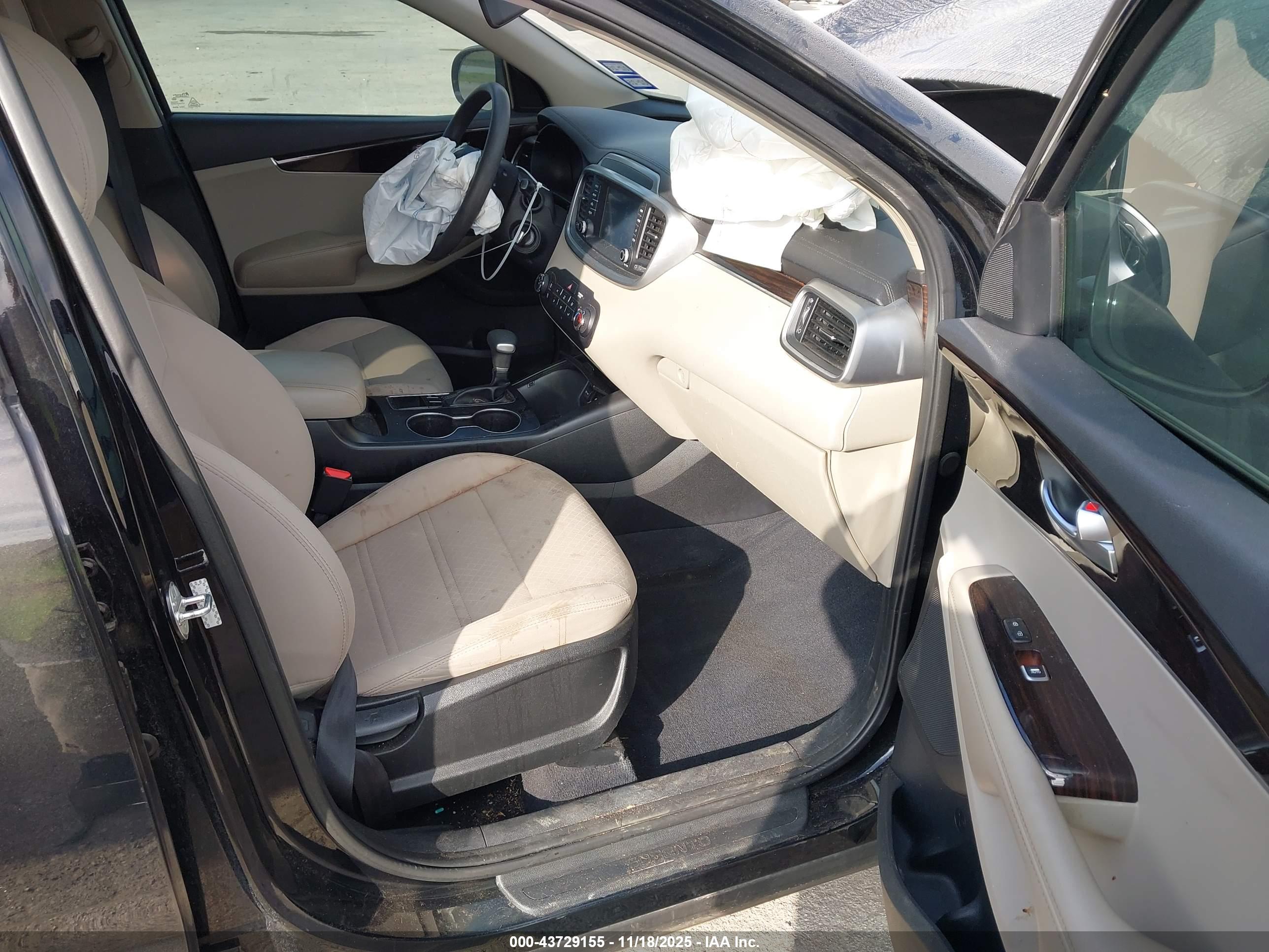 KIA SORENTO image 5