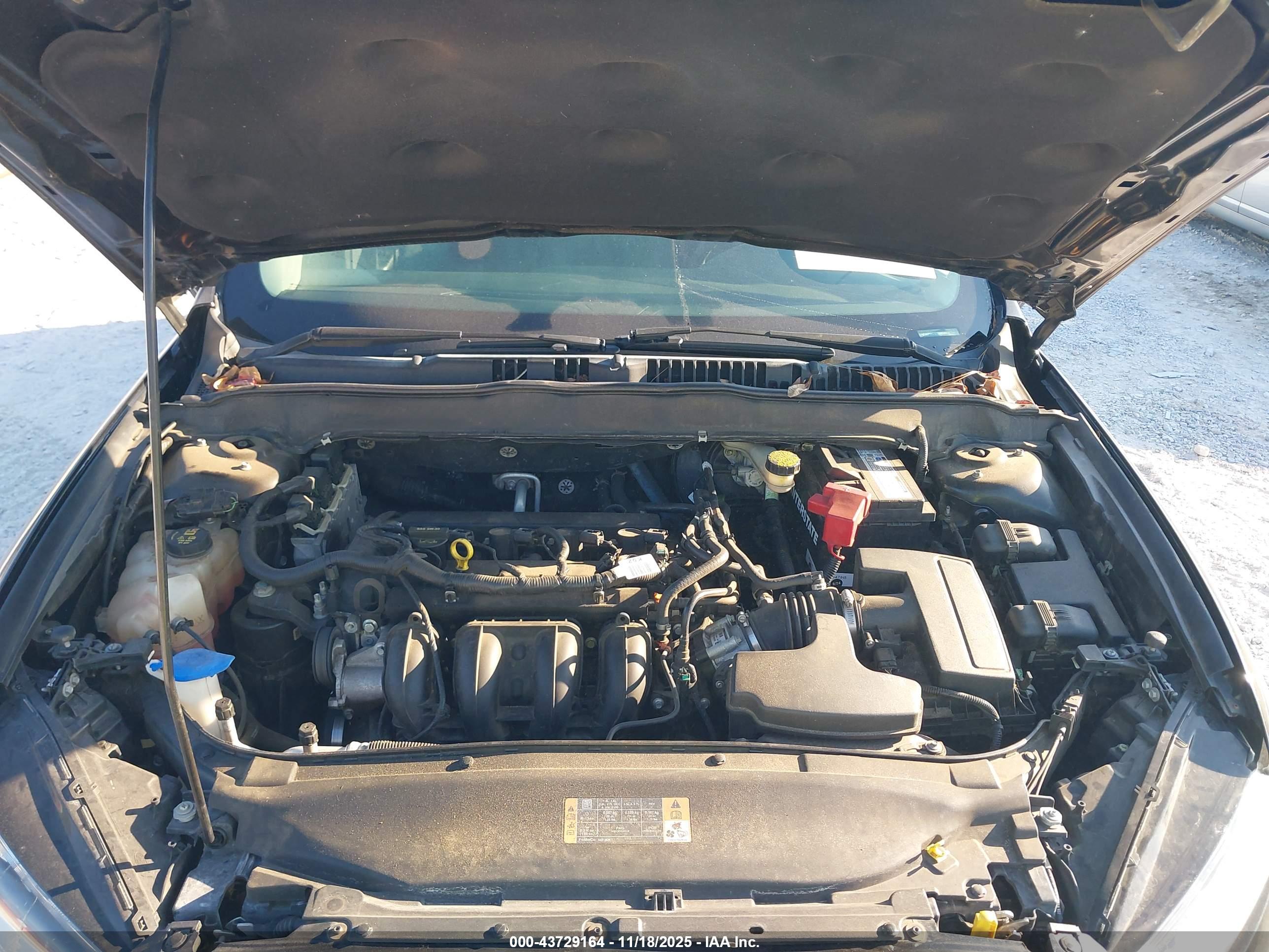 FORD FUSION image 10