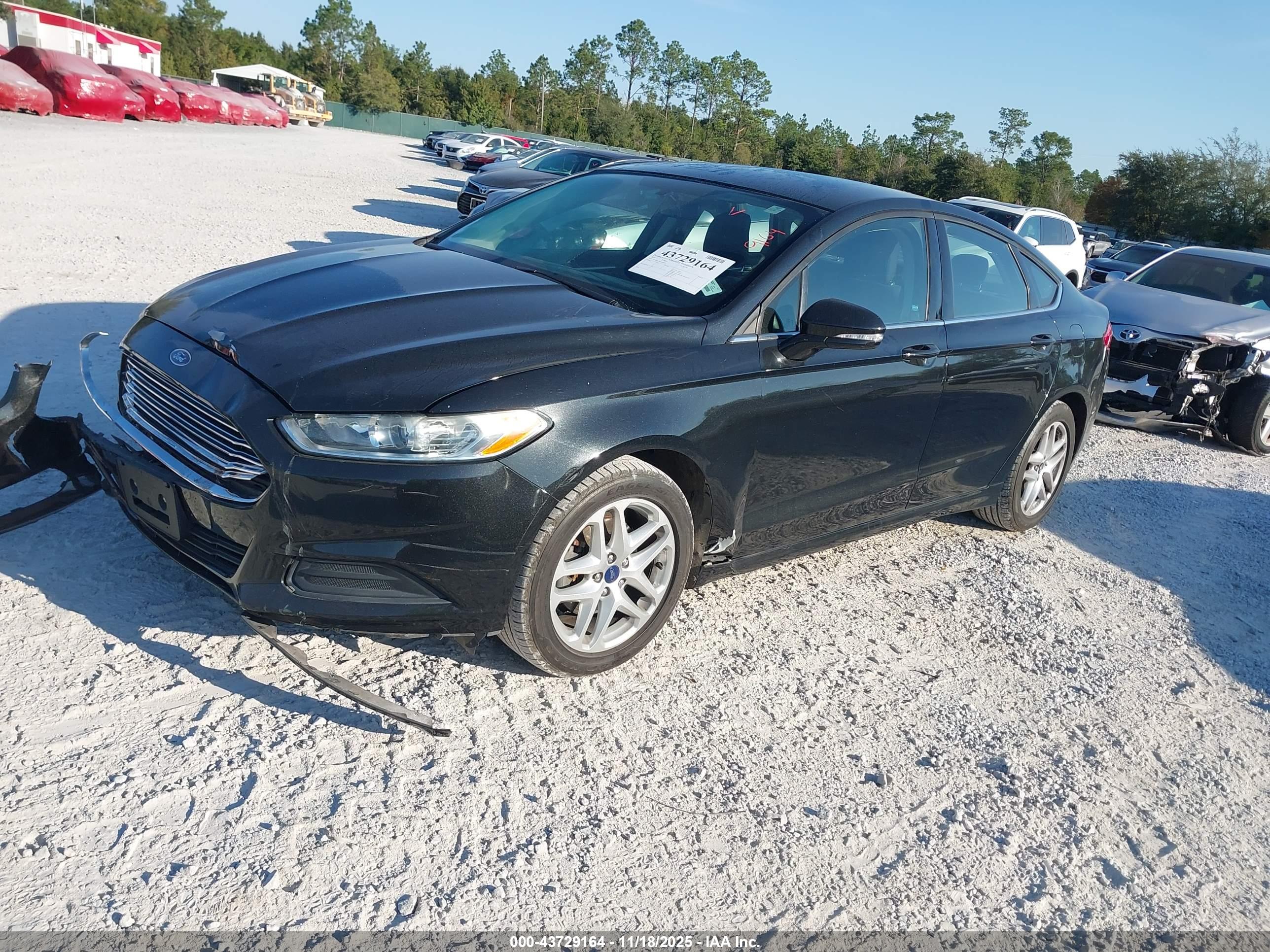 FORD FUSION image 2