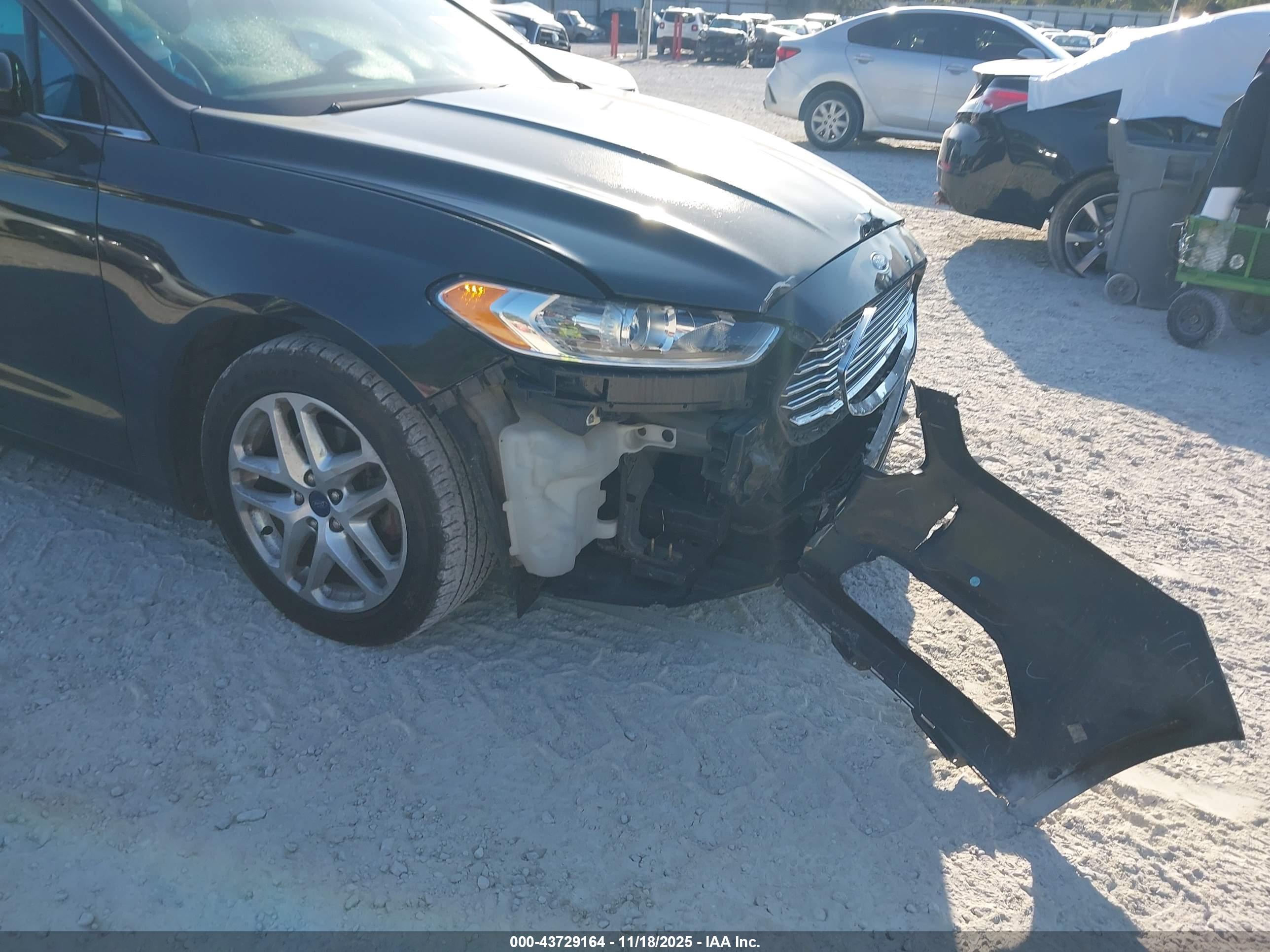 FORD FUSION image 6