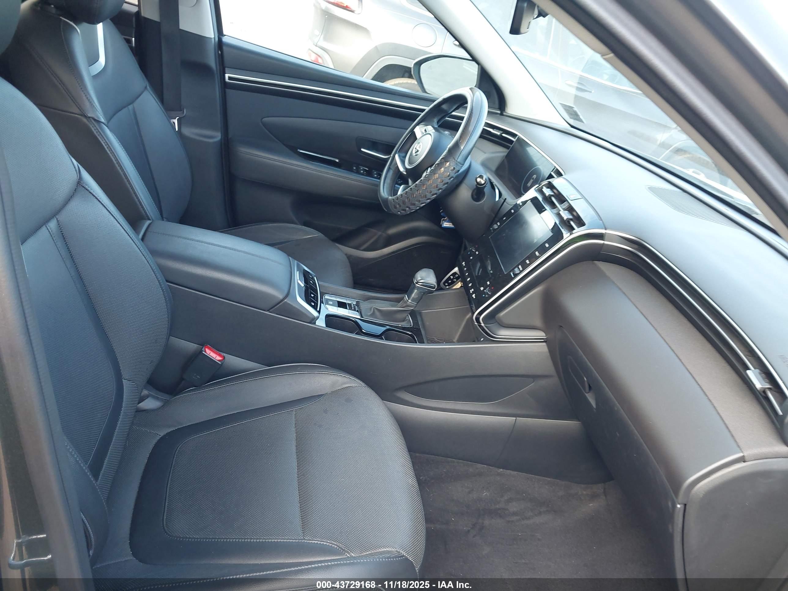 HYUNDAI TUCSON image 5