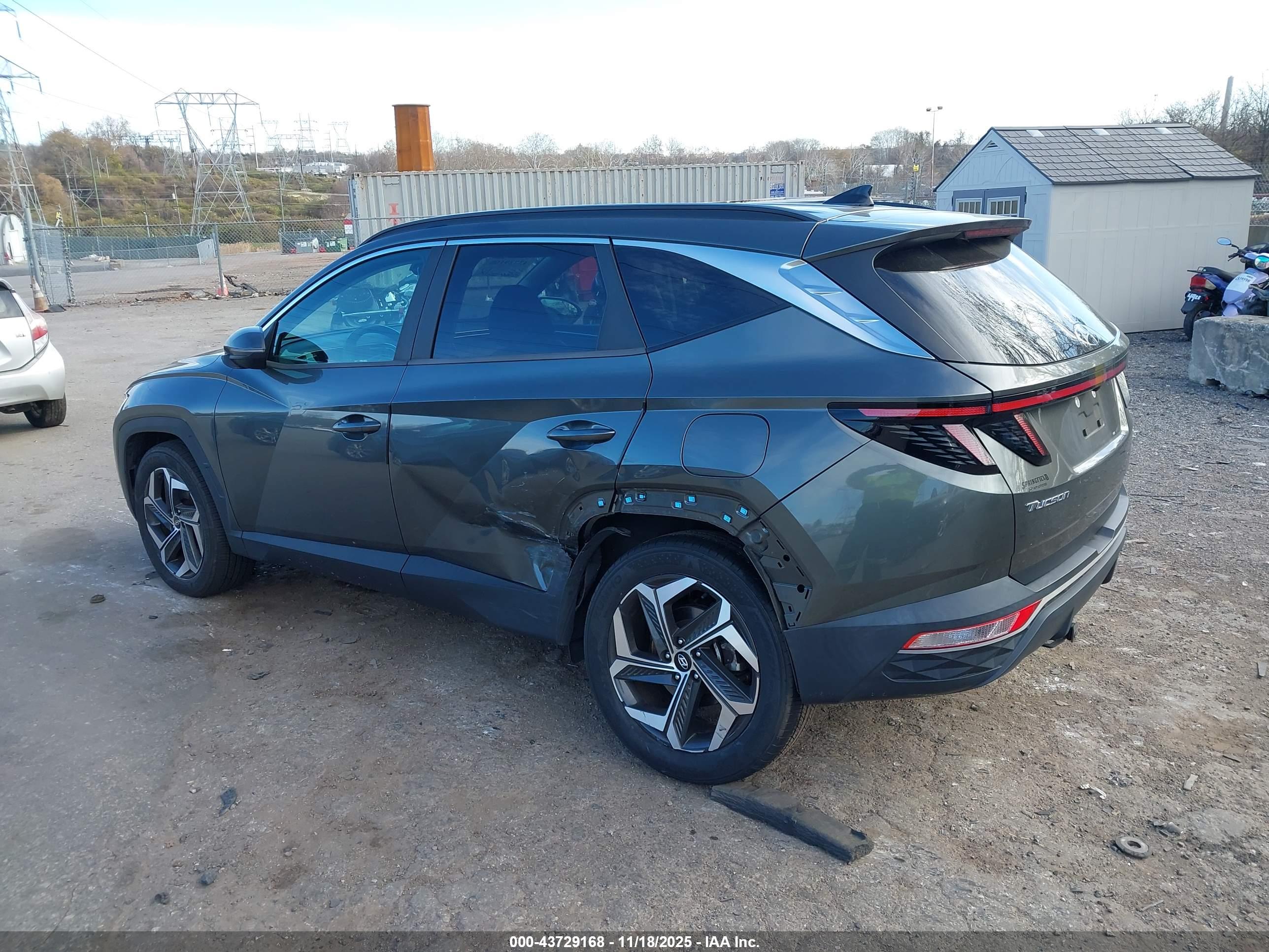 HYUNDAI TUCSON image 6