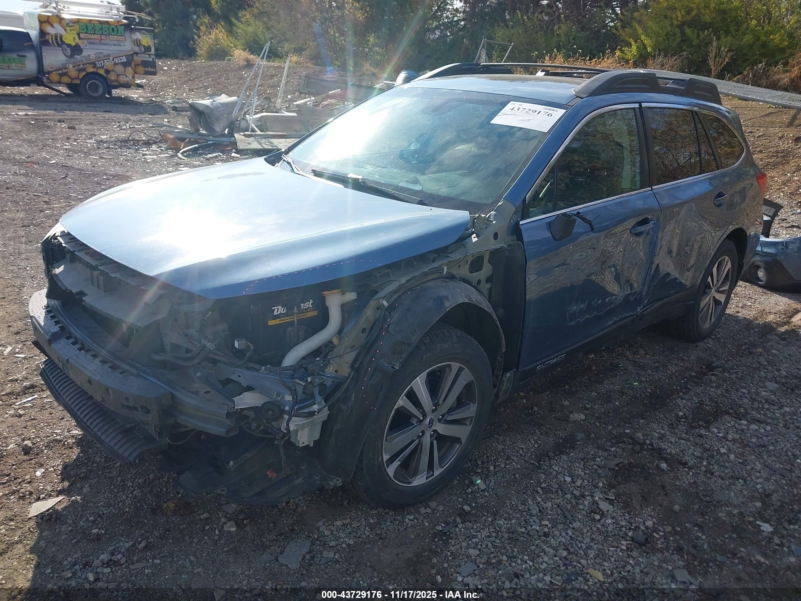 SUBARU OUTBACK image 2