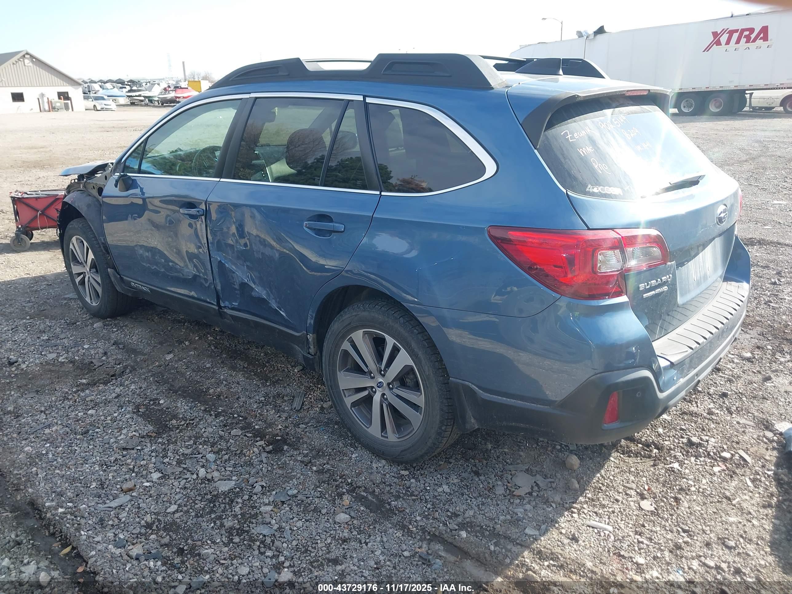 SUBARU OUTBACK image 3