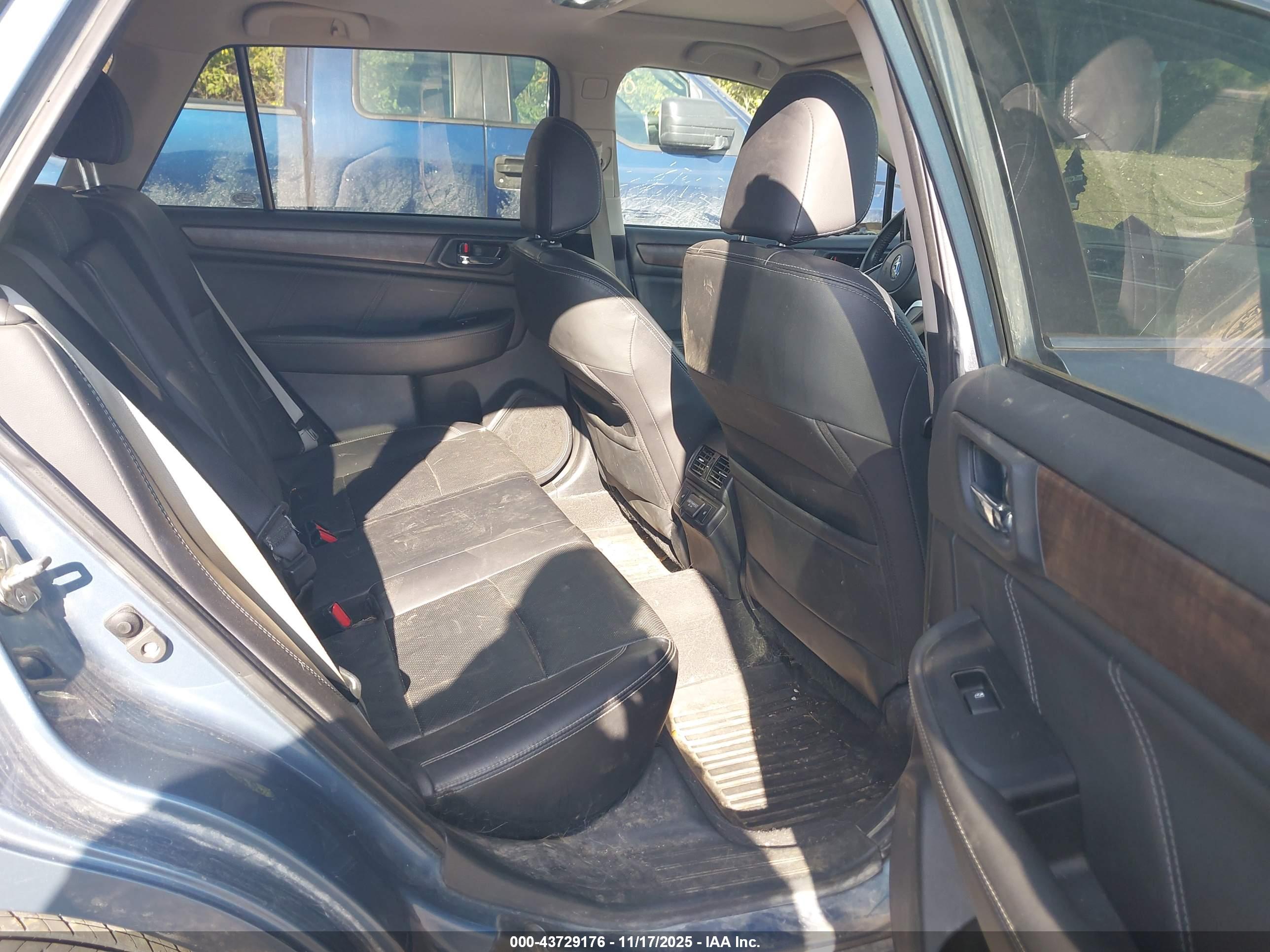 SUBARU OUTBACK image 8
