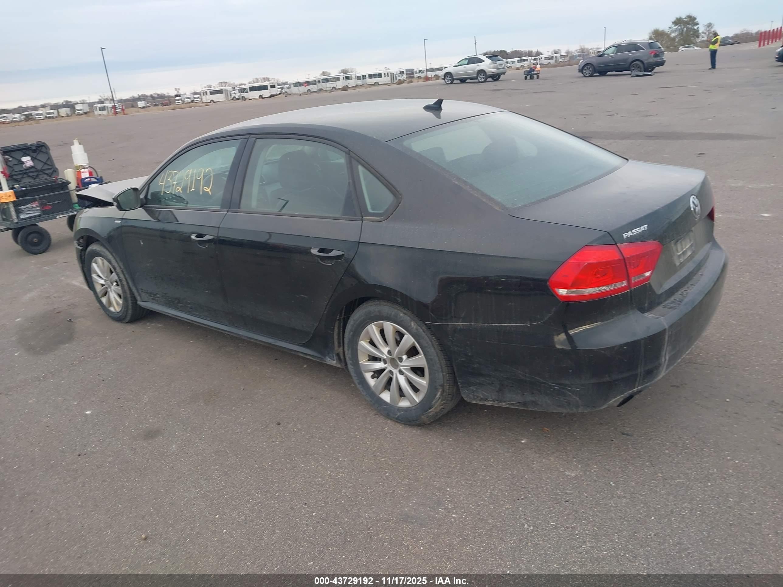 VOLKSWAGEN PASSAT image 3
