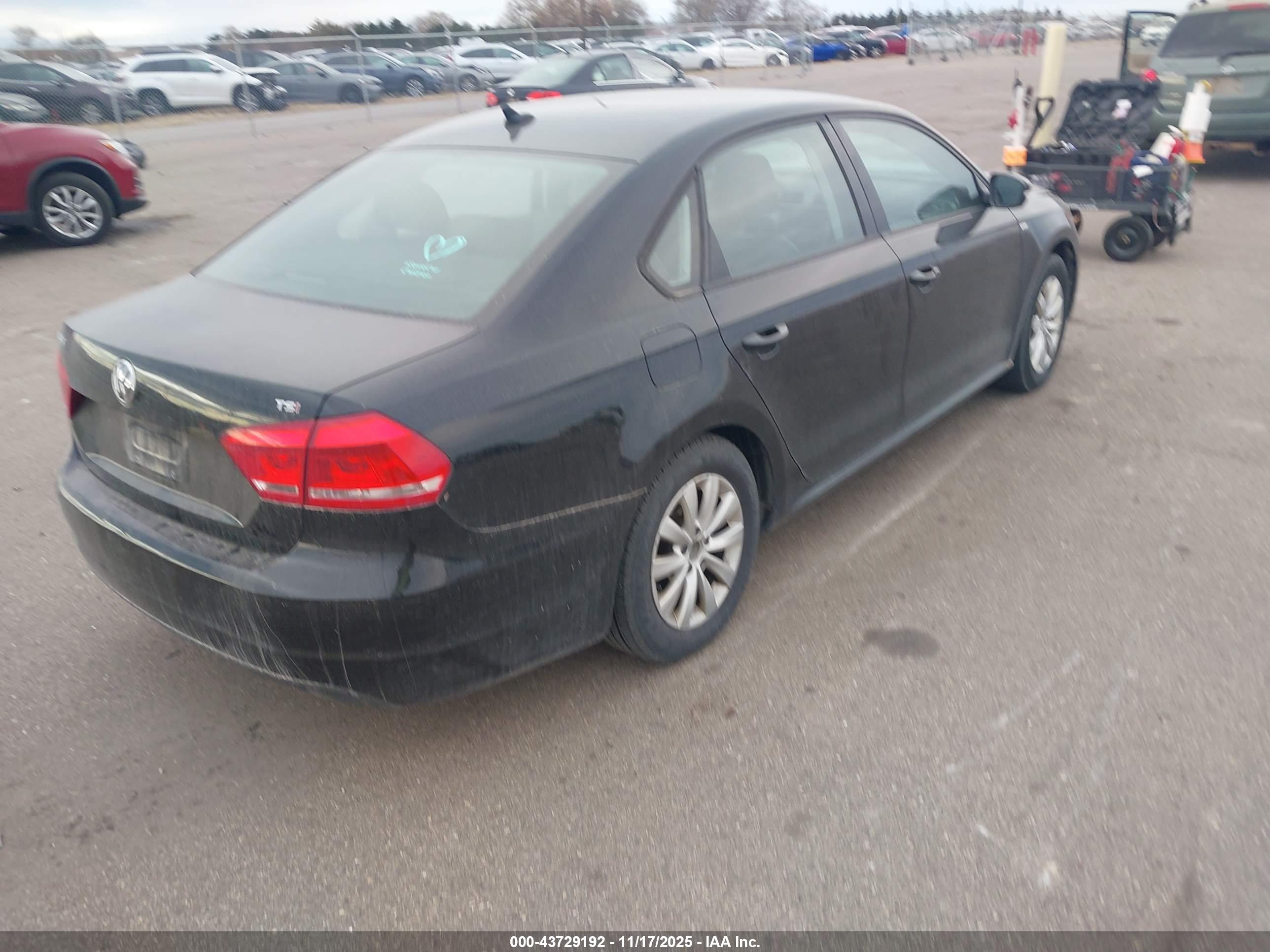 VOLKSWAGEN PASSAT image 4