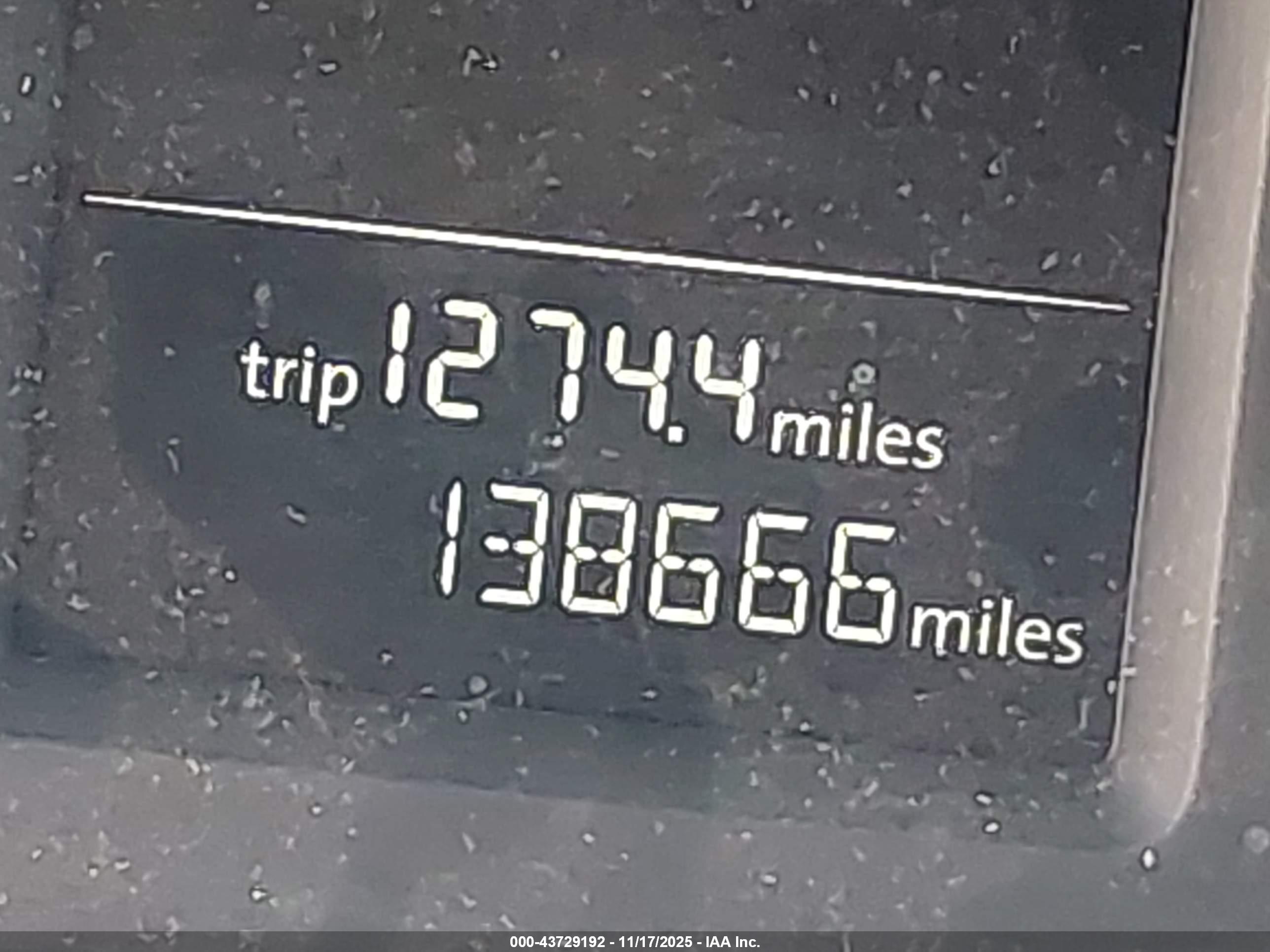 VOLKSWAGEN PASSAT image 7
