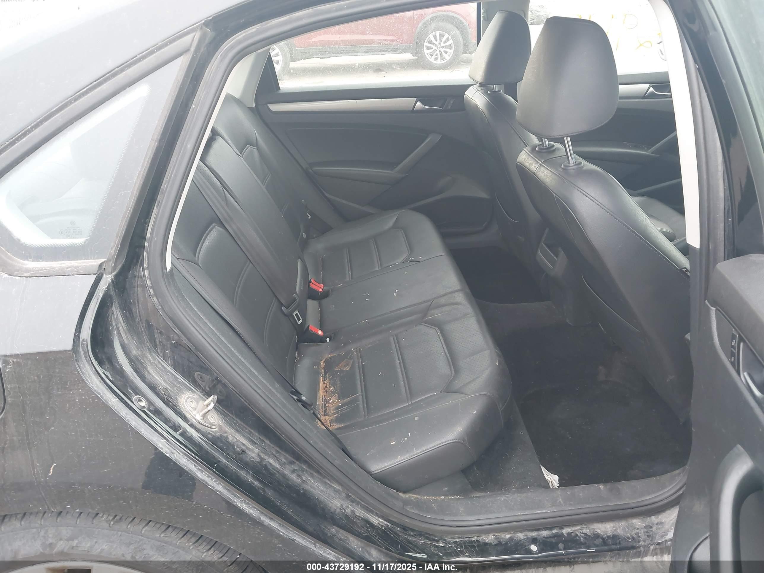 VOLKSWAGEN PASSAT image 8