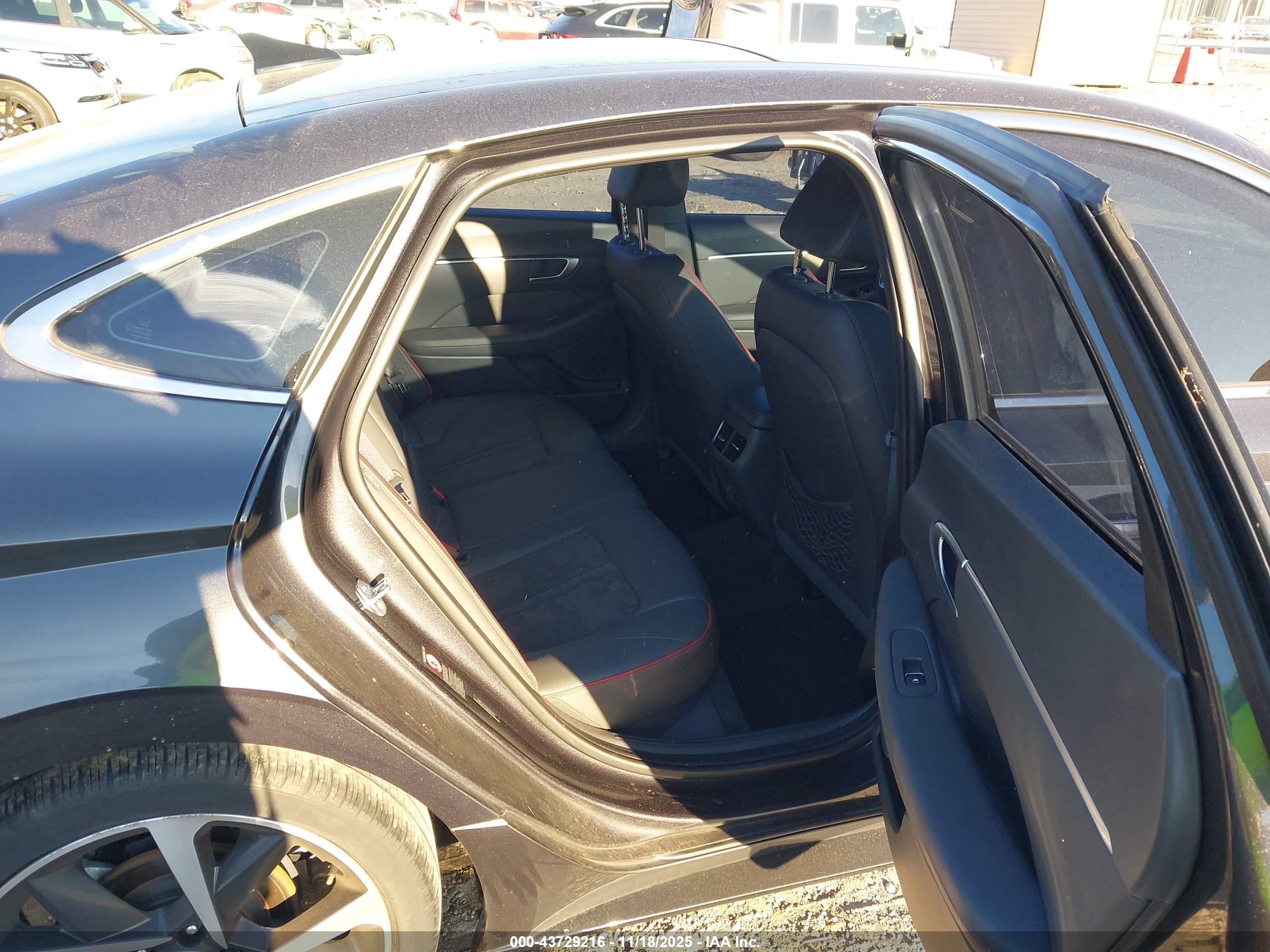HYUNDAI SONATA image 8