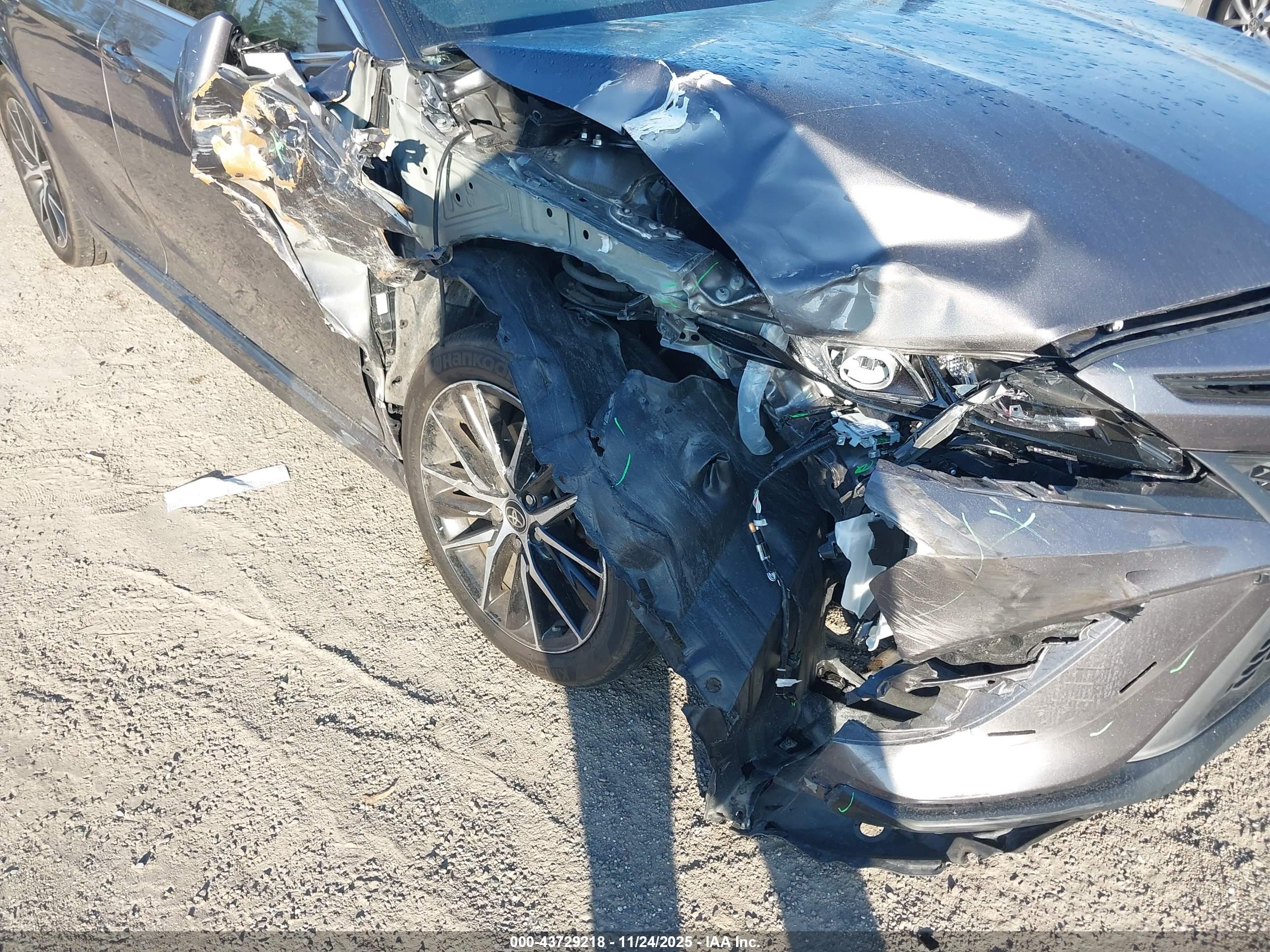 TOYOTA CAMRY image 6