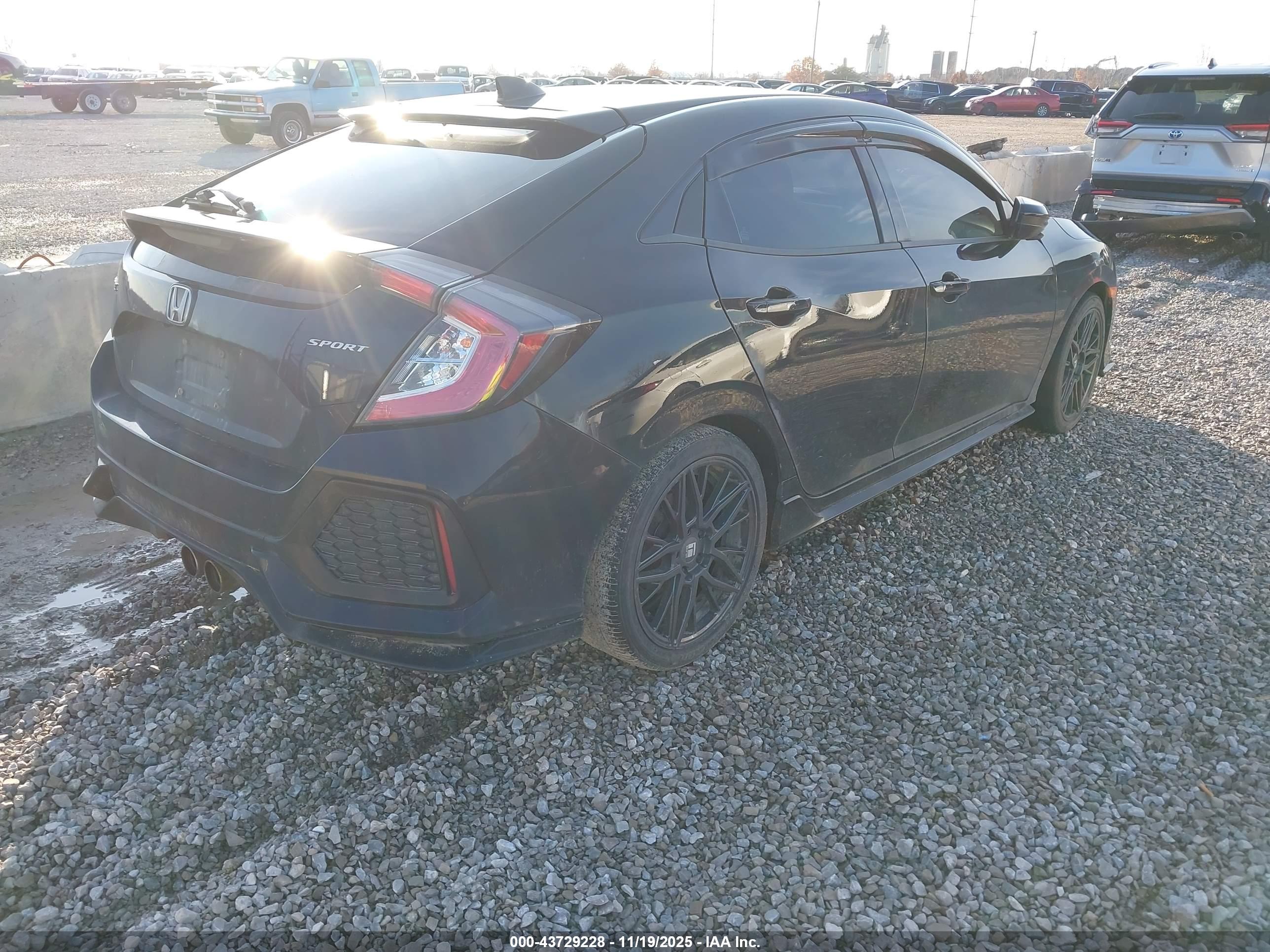 HONDA CIVIC image 4