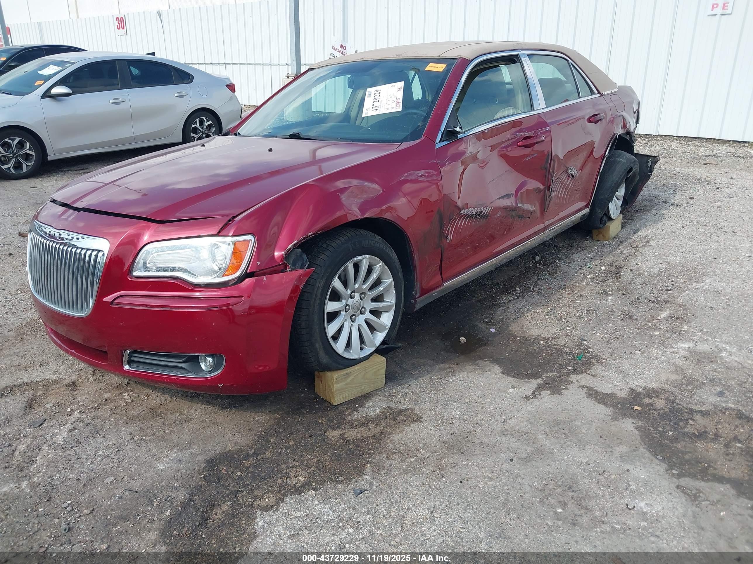 CHRYSLER 300 image 2