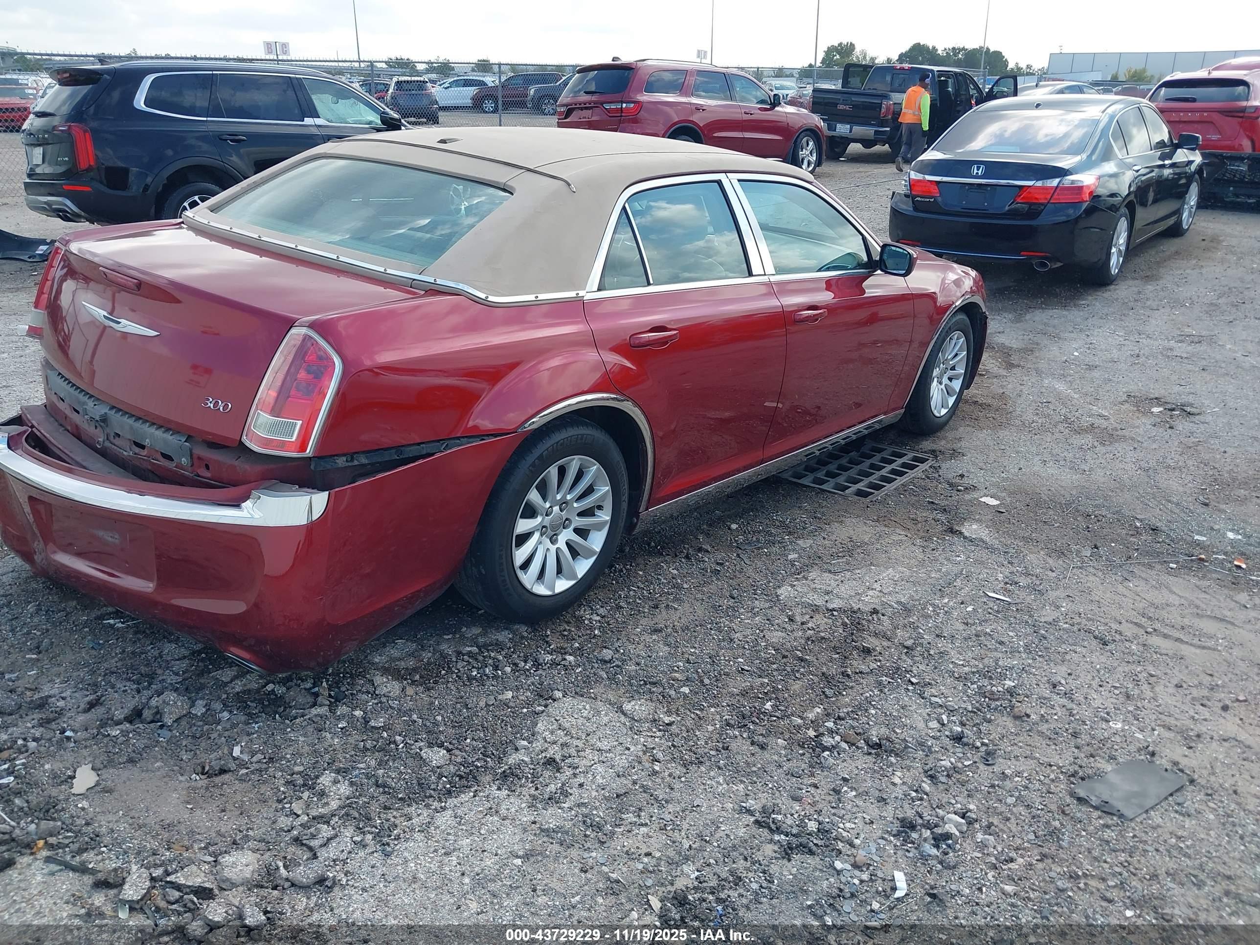CHRYSLER 300 image 4