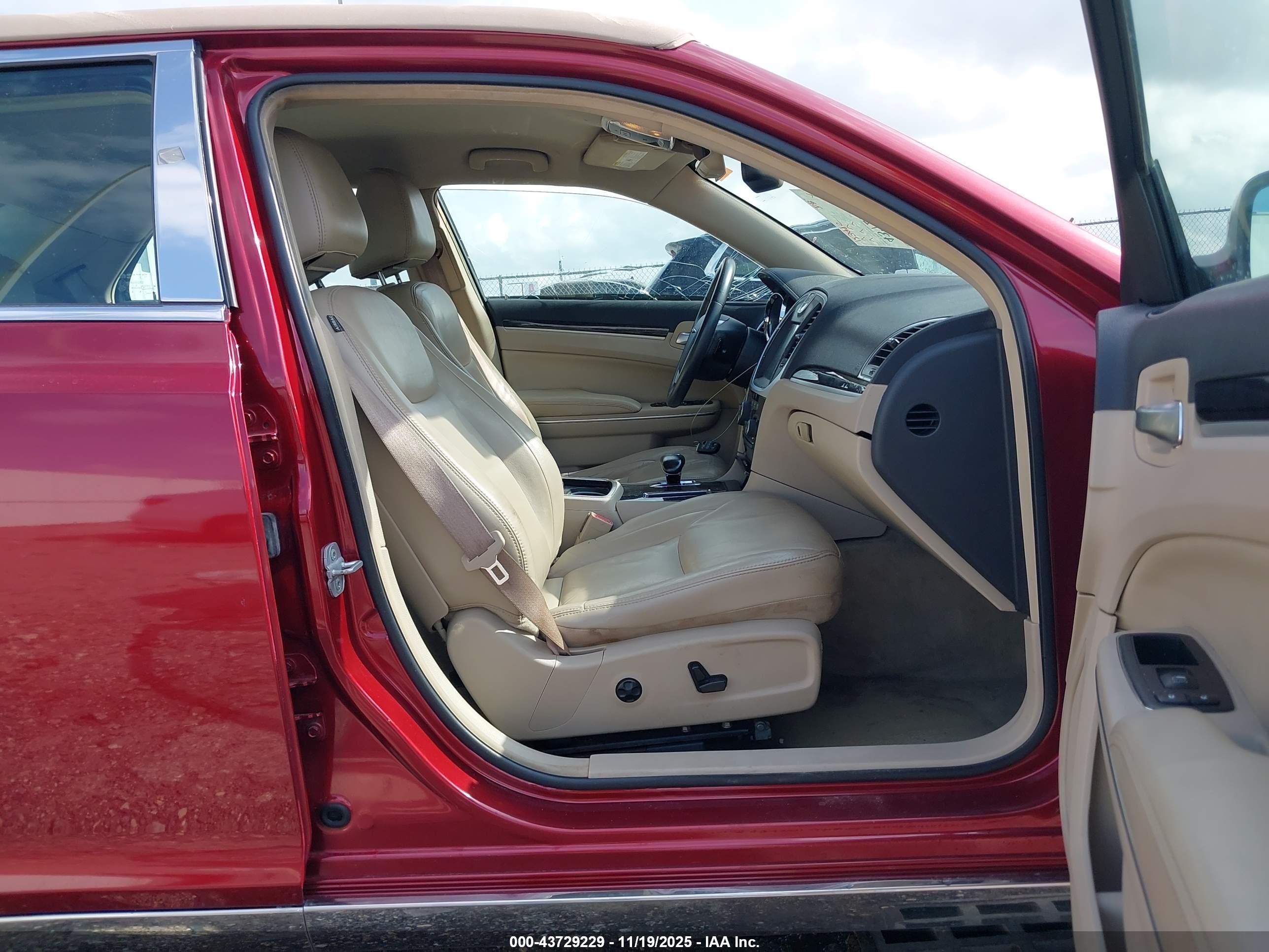 CHRYSLER 300 image 5