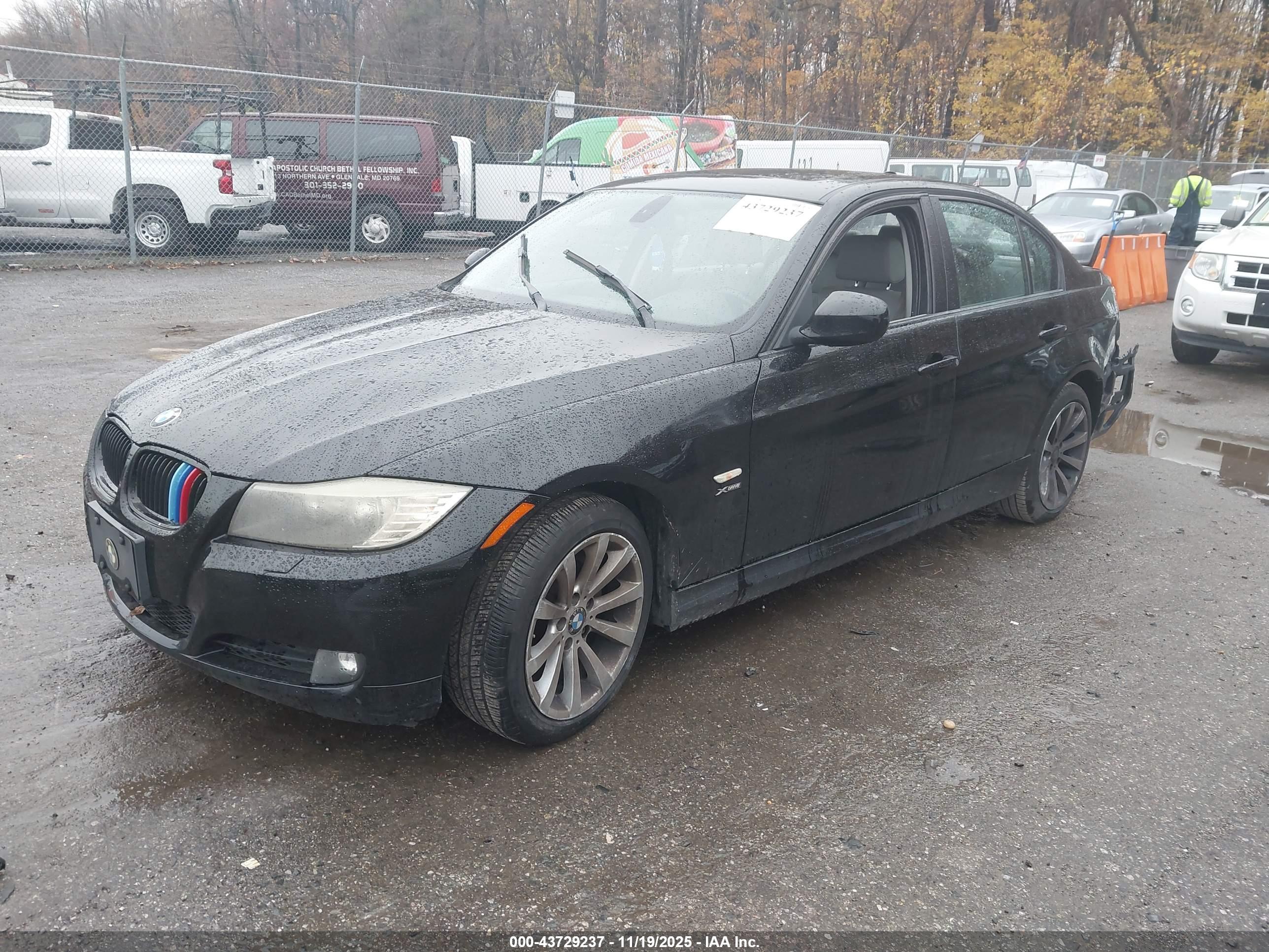 BMW 328I image 2