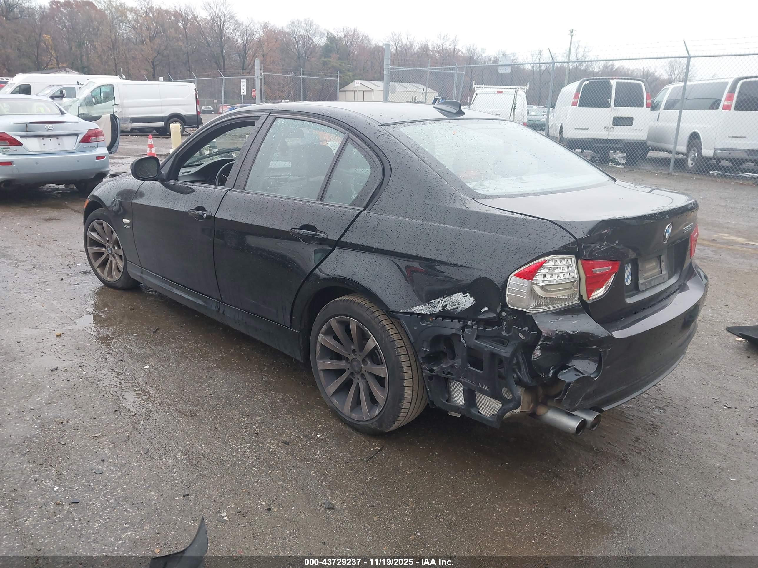BMW 328I image 3