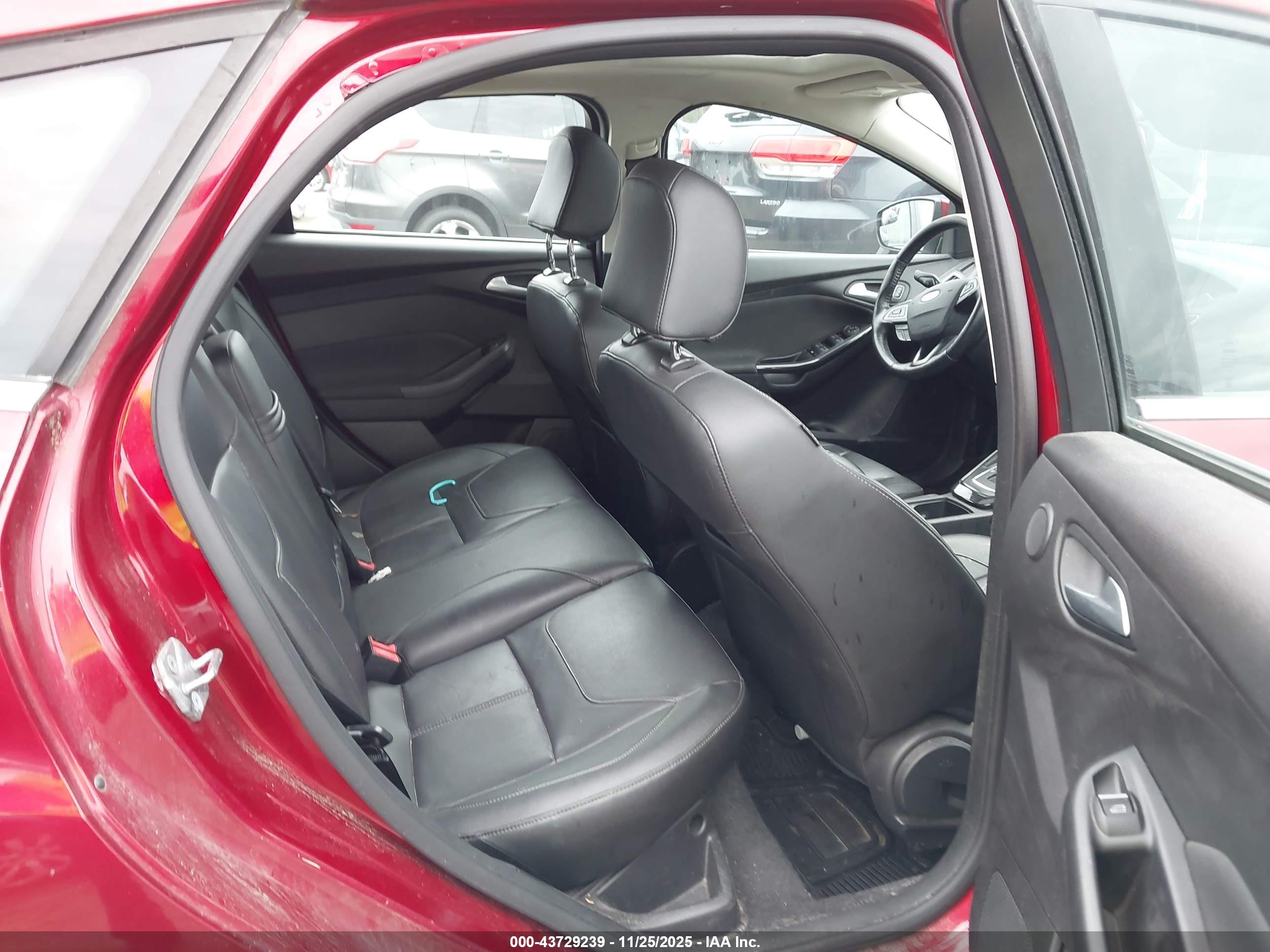 FORD FOCUS image 8