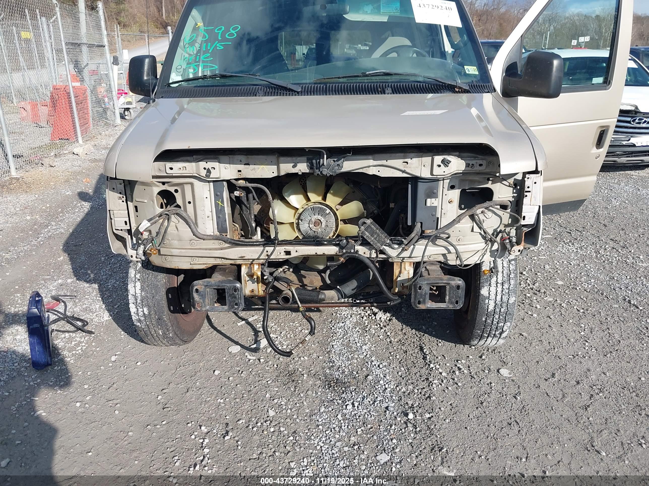 FORD E-350 image 6