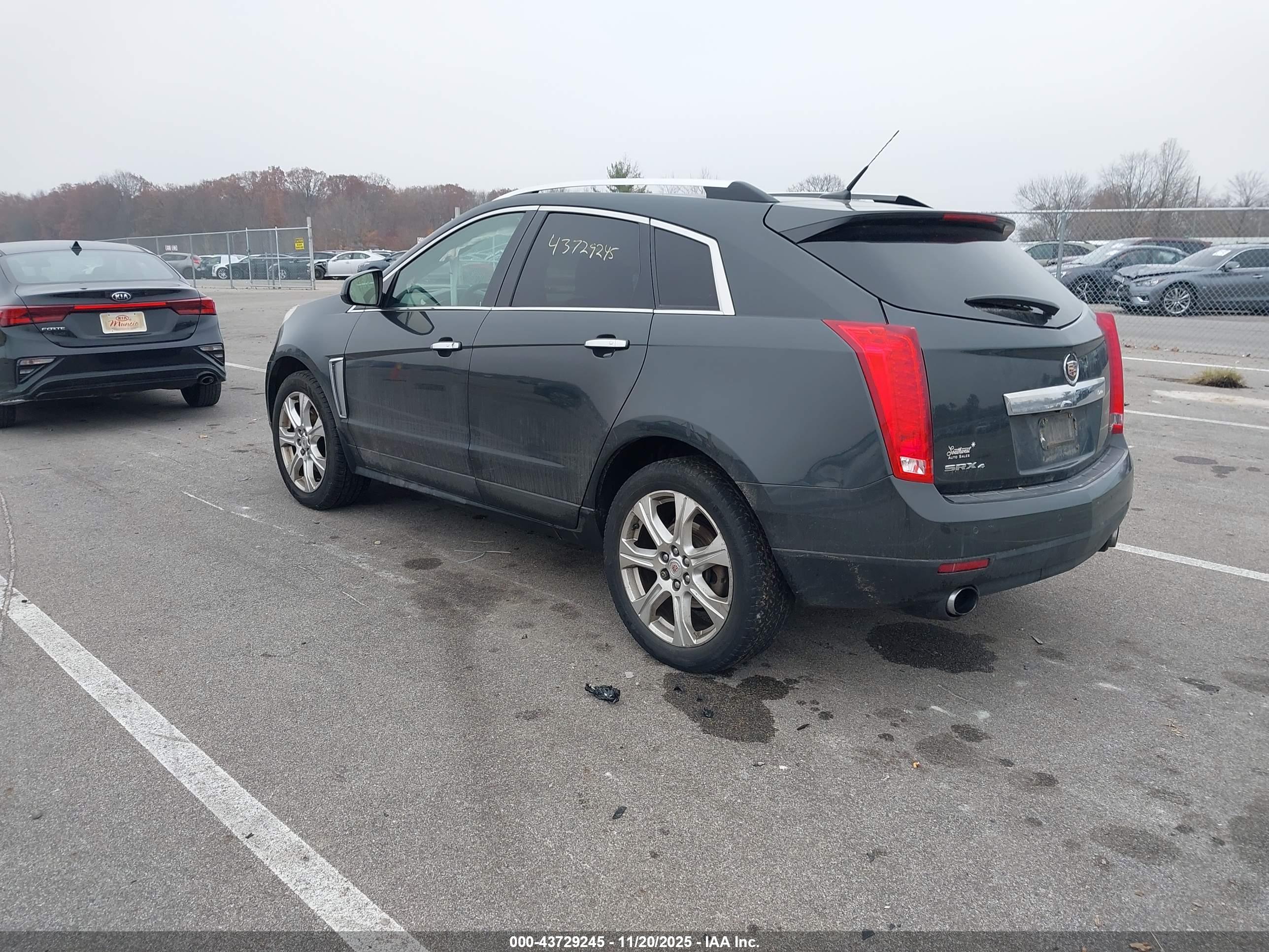 CADILLAC SRX image 3