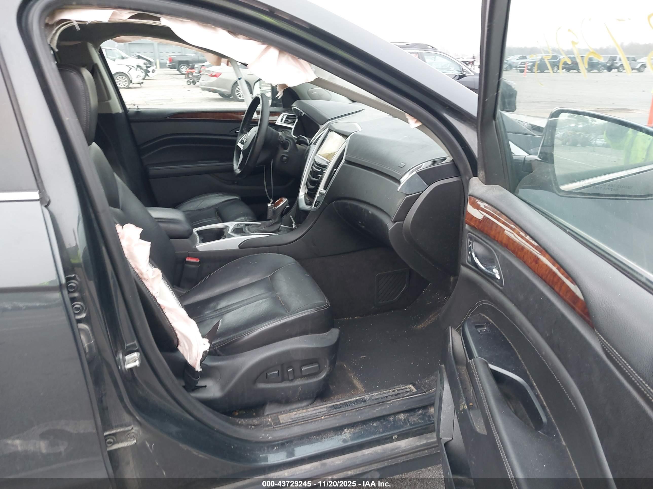 CADILLAC SRX image 5