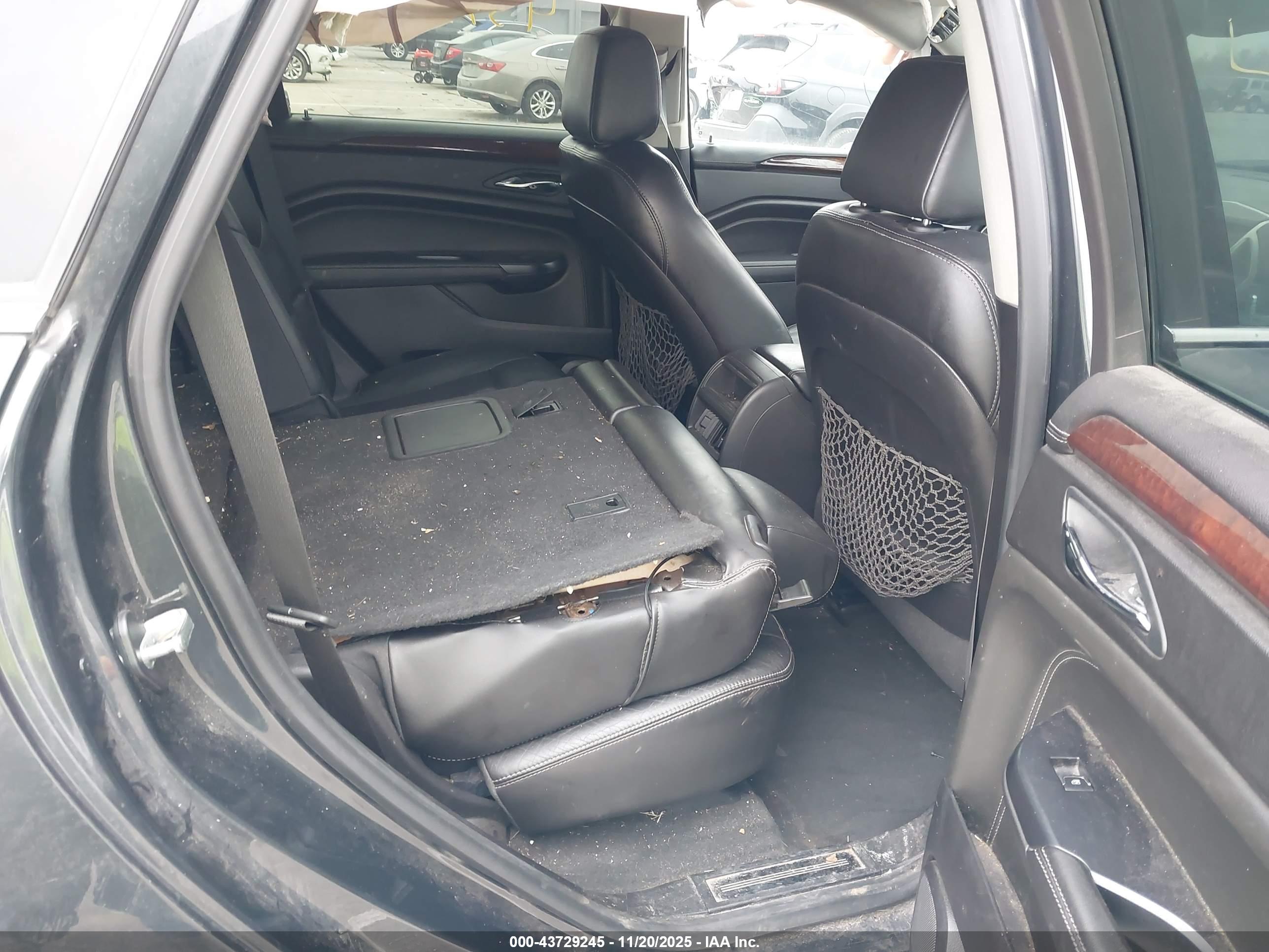 CADILLAC SRX image 8