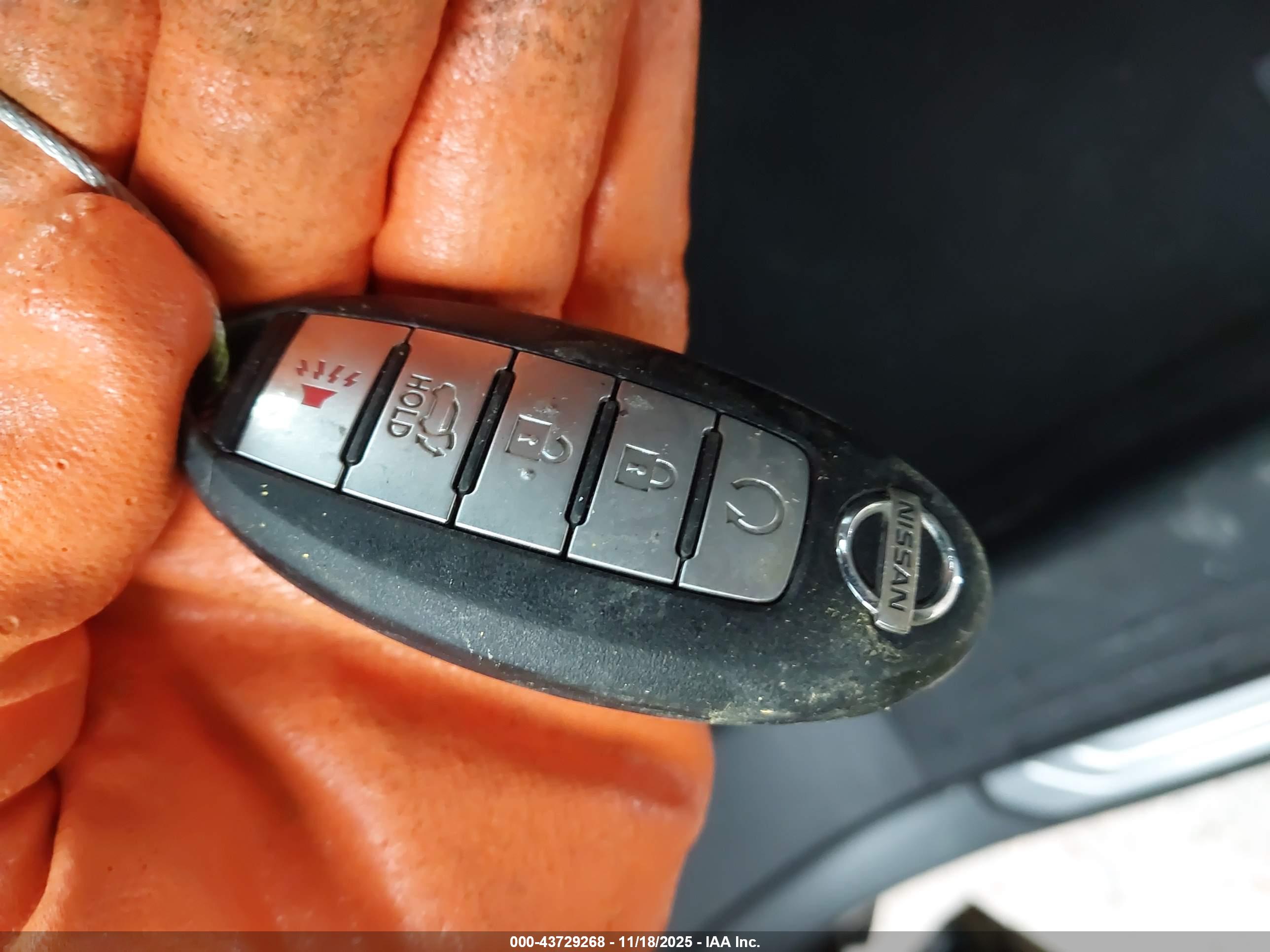 NISSAN MURANO image 11