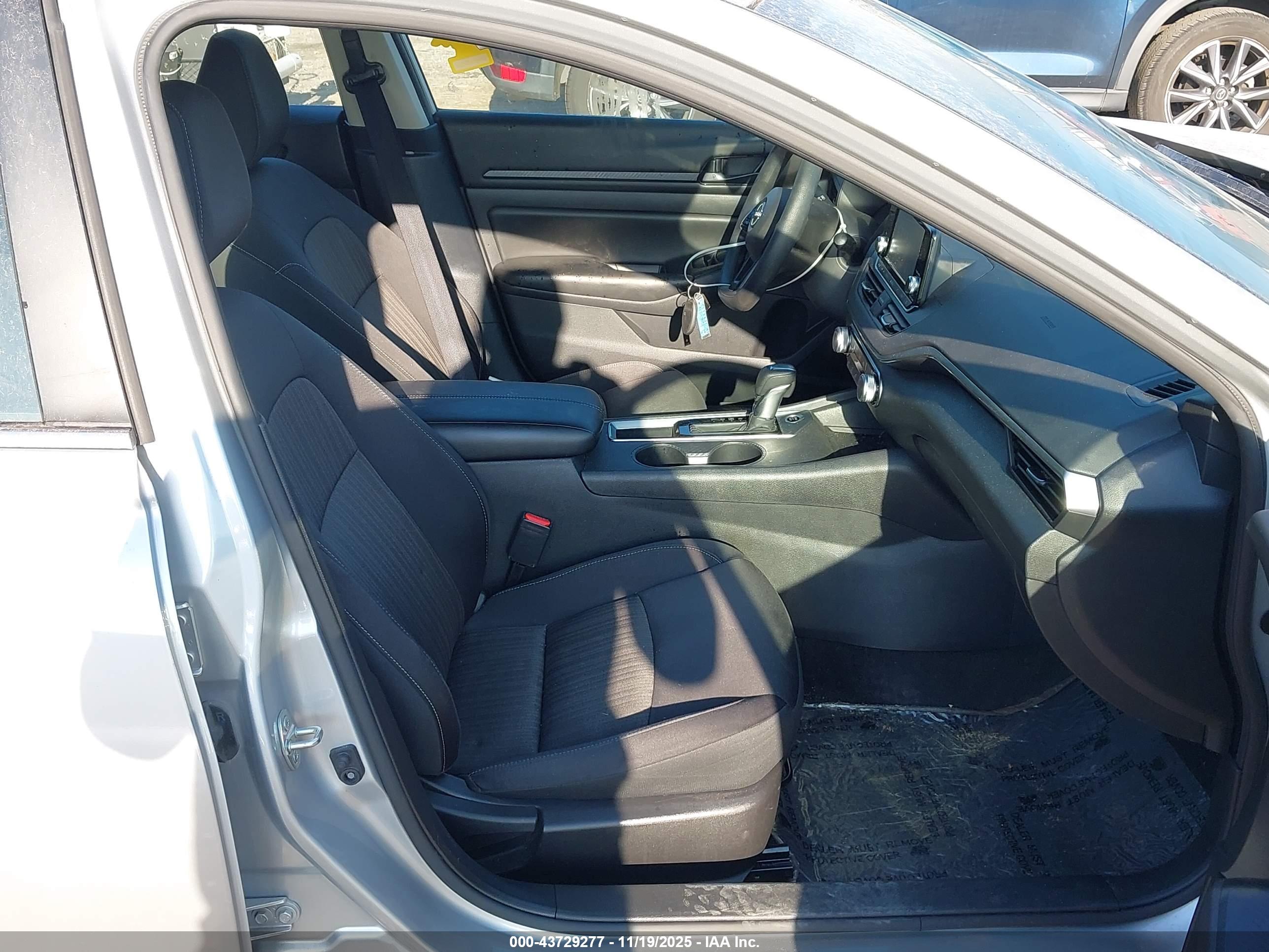 NISSAN ALTIMA image 5