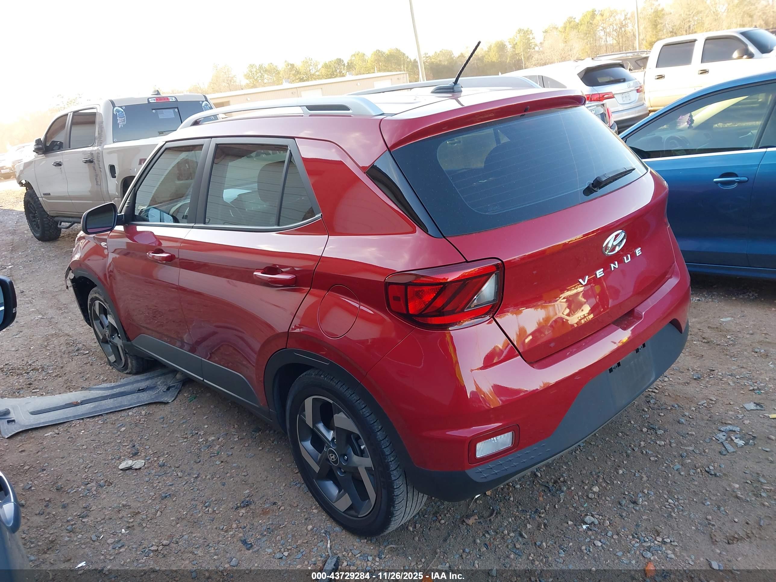 HYUNDAI VENUE image 3