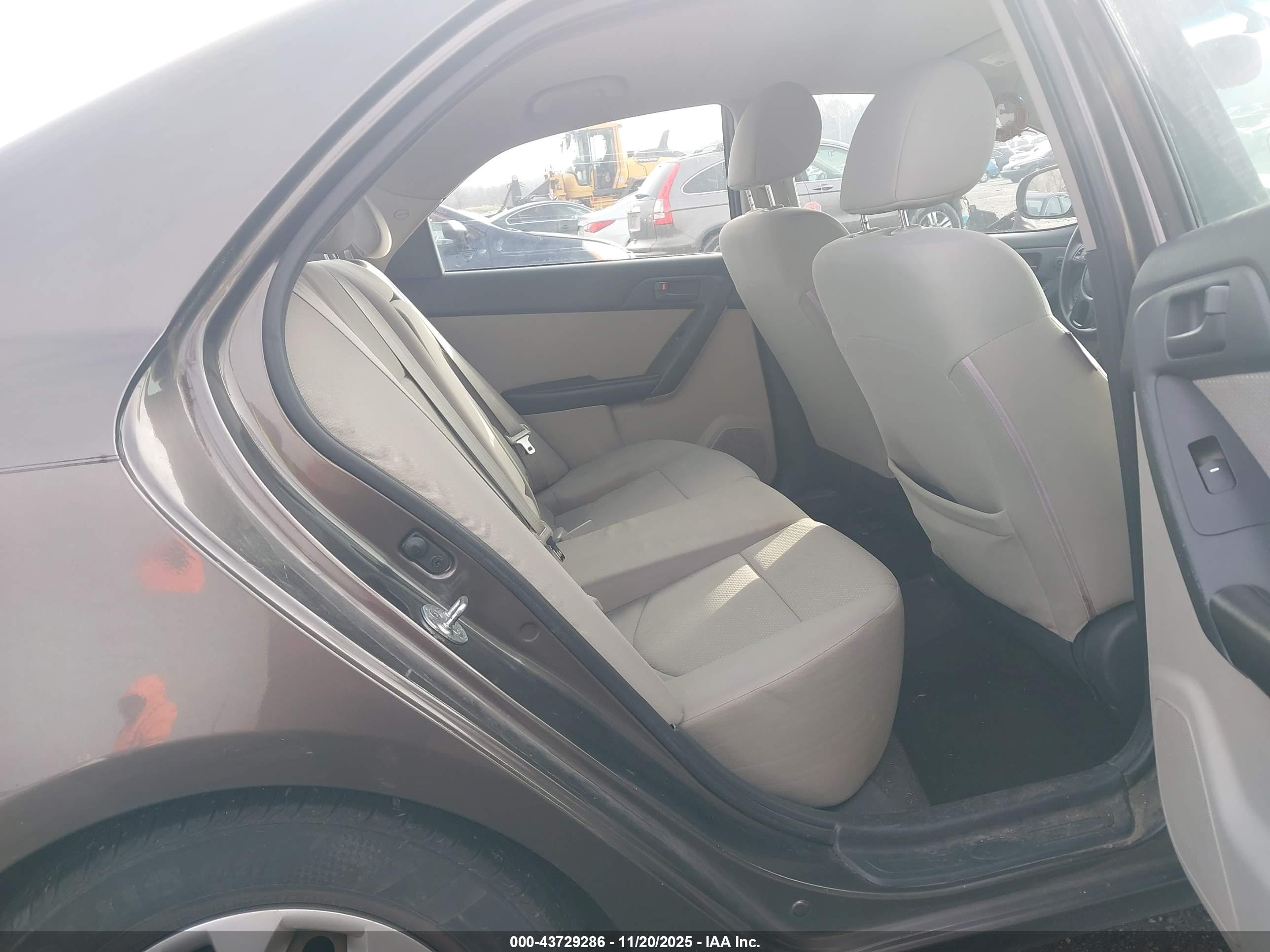 KIA FORTE image 8