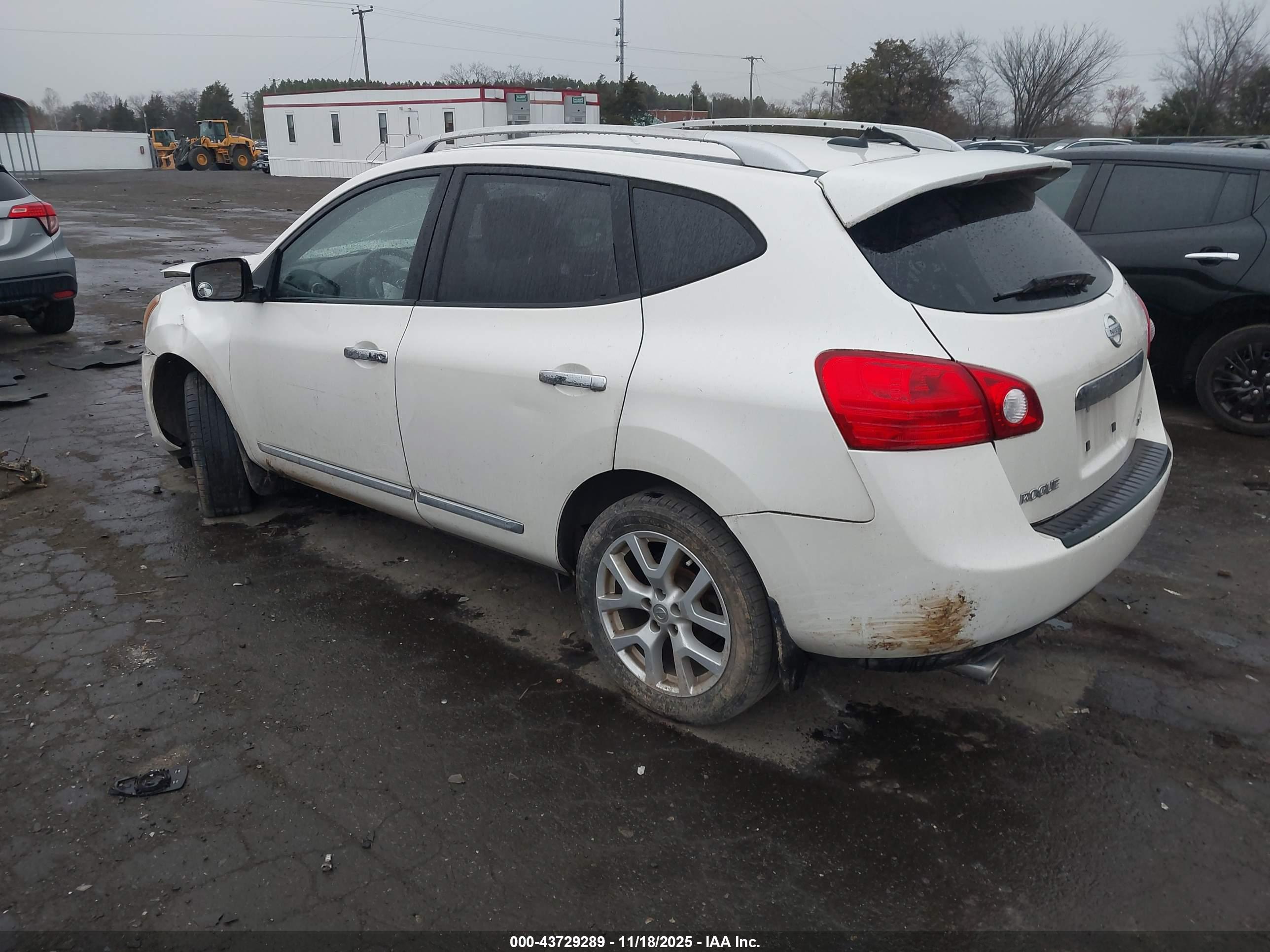NISSAN ROGUE image 3