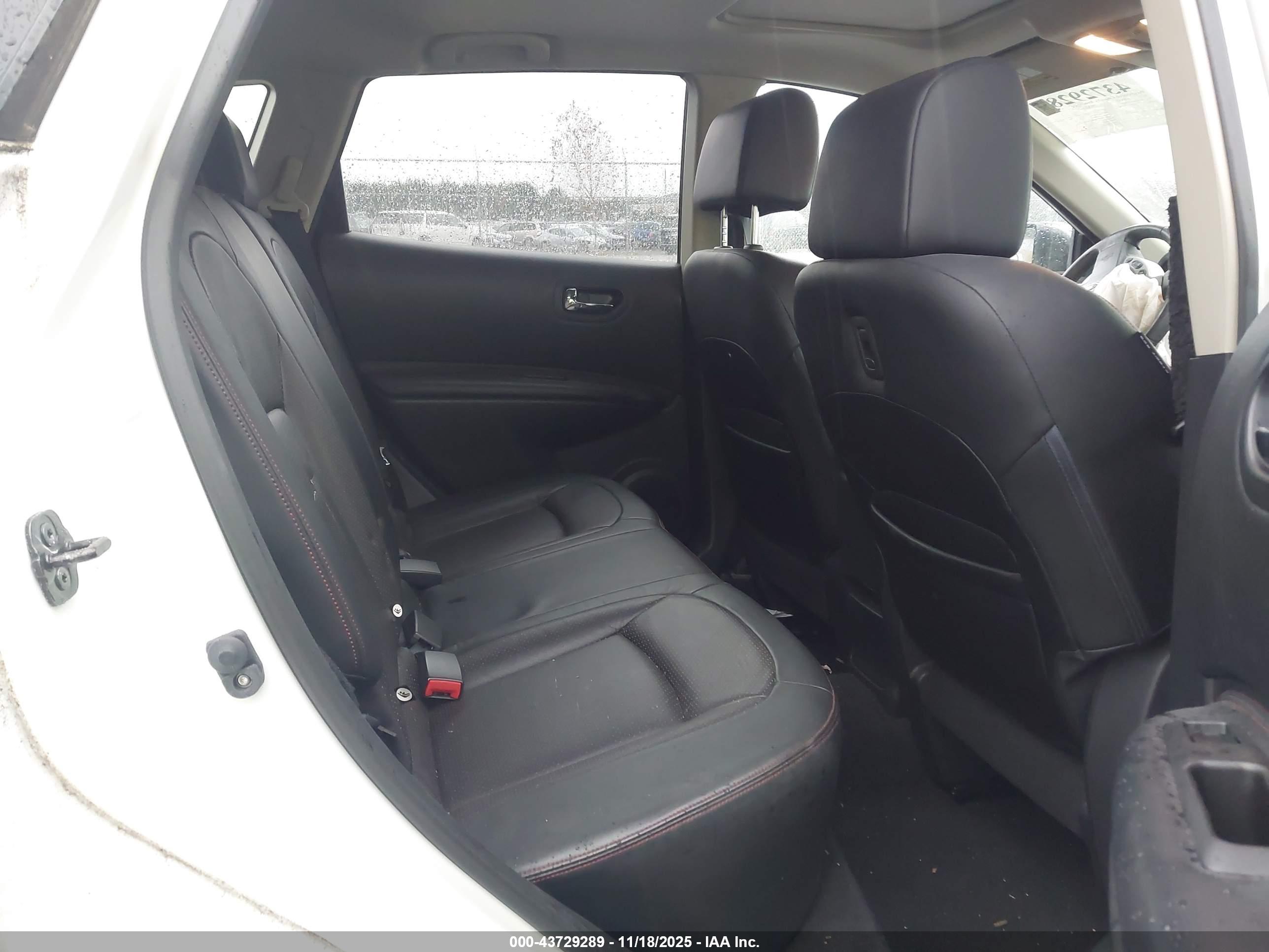 NISSAN ROGUE image 8