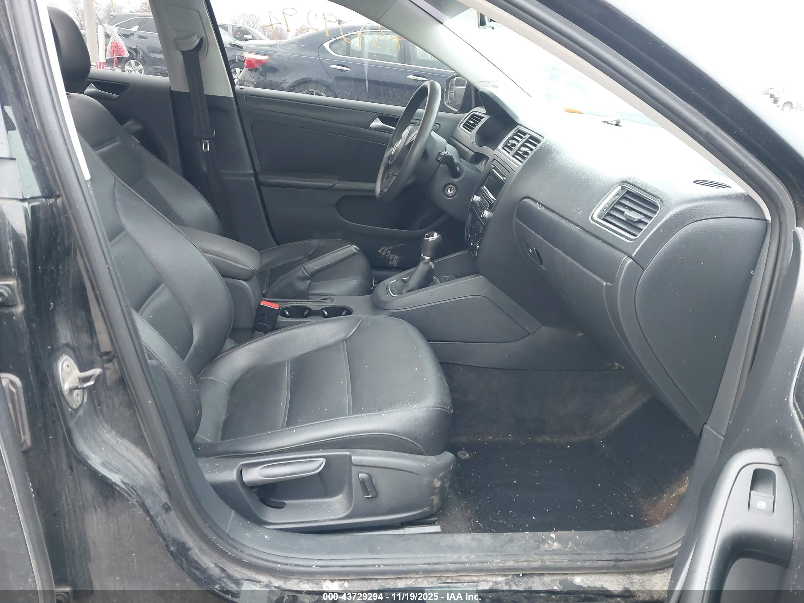 VOLKSWAGEN JETTA image 5