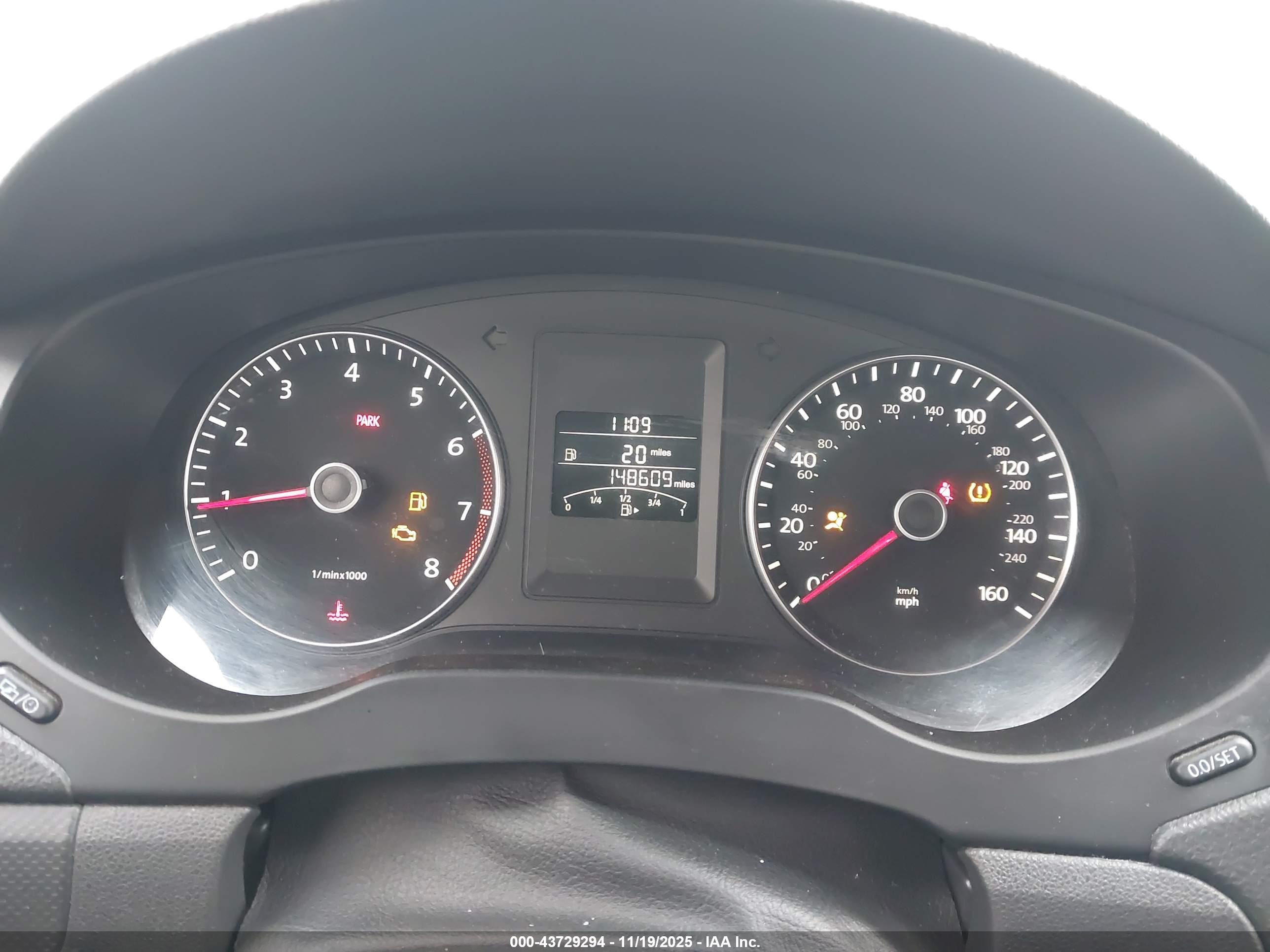 VOLKSWAGEN JETTA image 7