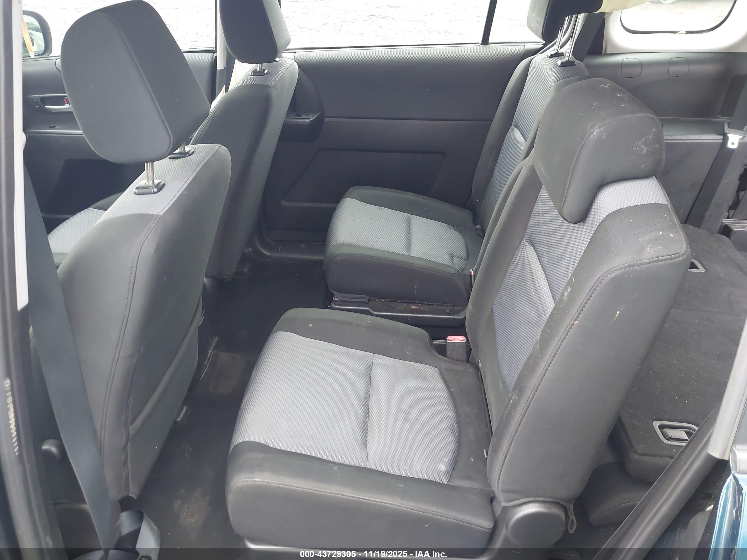 MAZDA MAZDA5 image 8