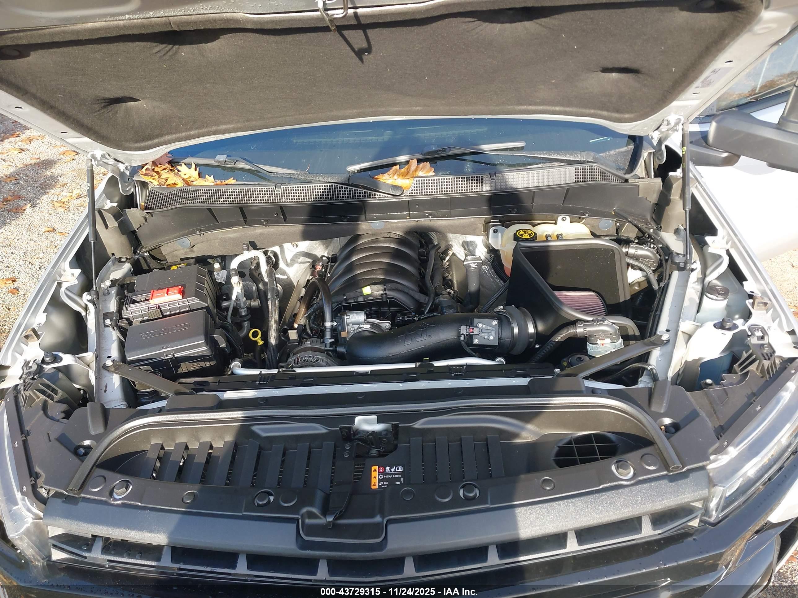 CHEVROLET SILVERADO image 10