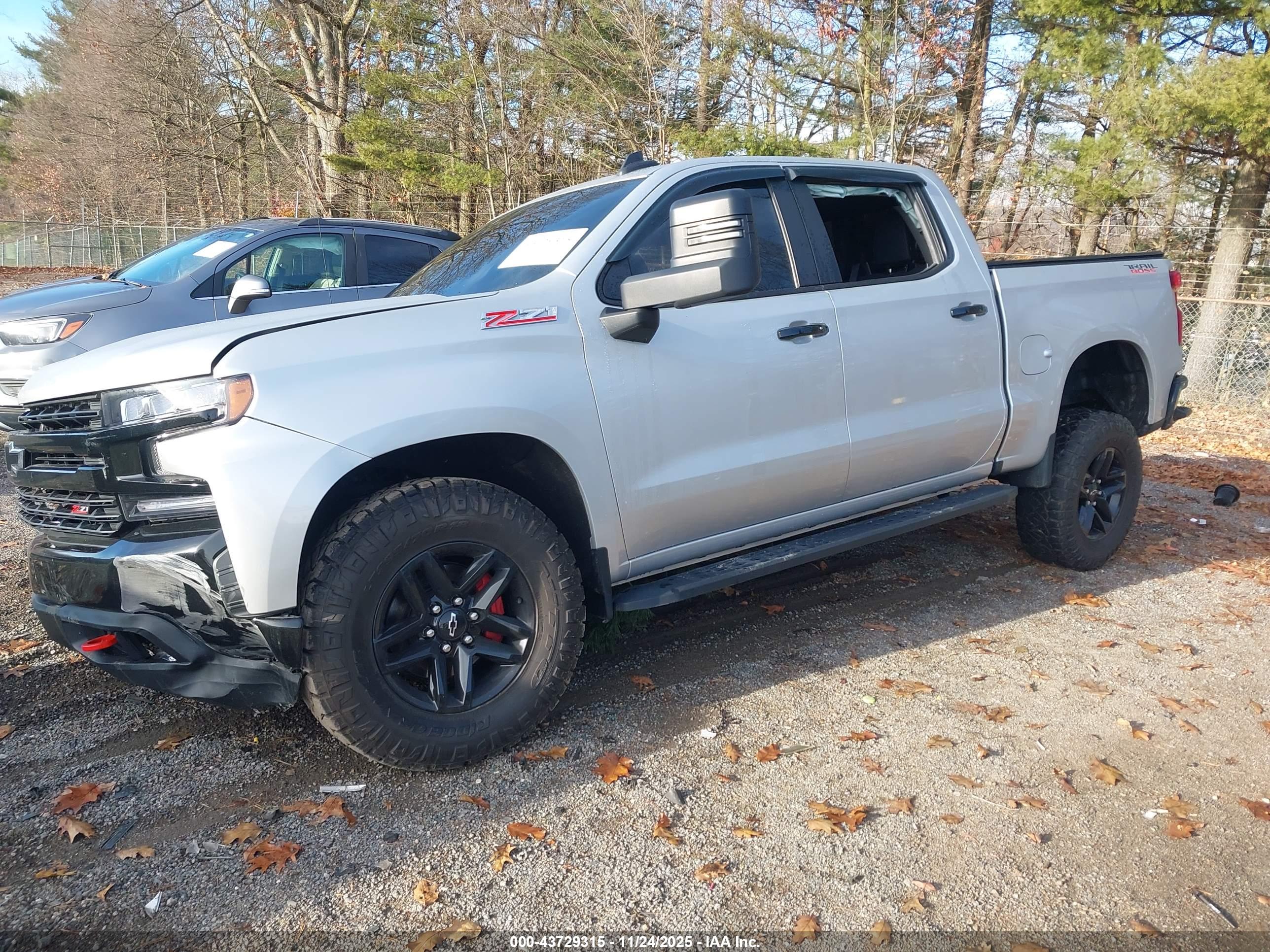 CHEVROLET SILVERADO image 2