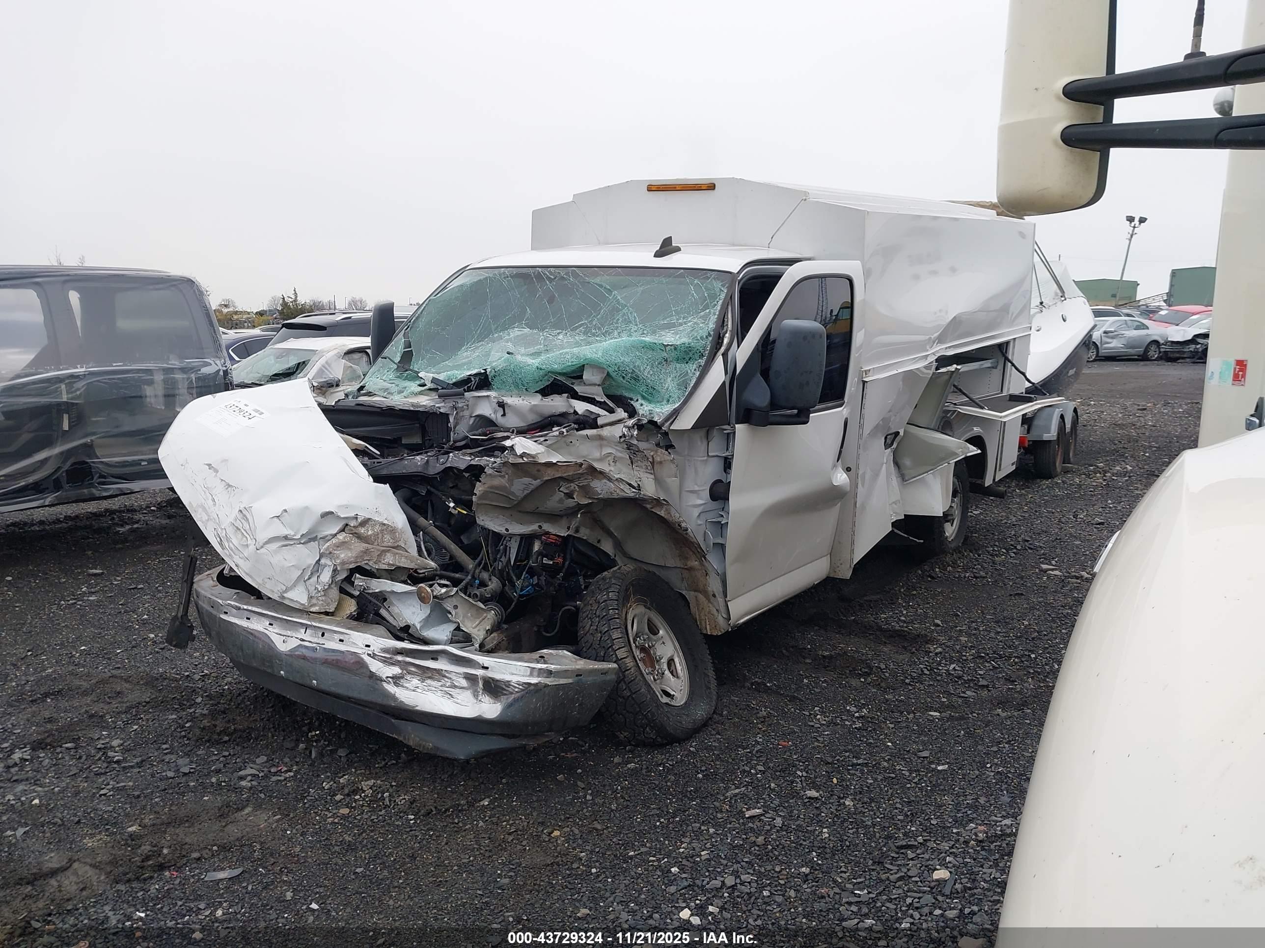 CHEVROLET EXPRESS image 2