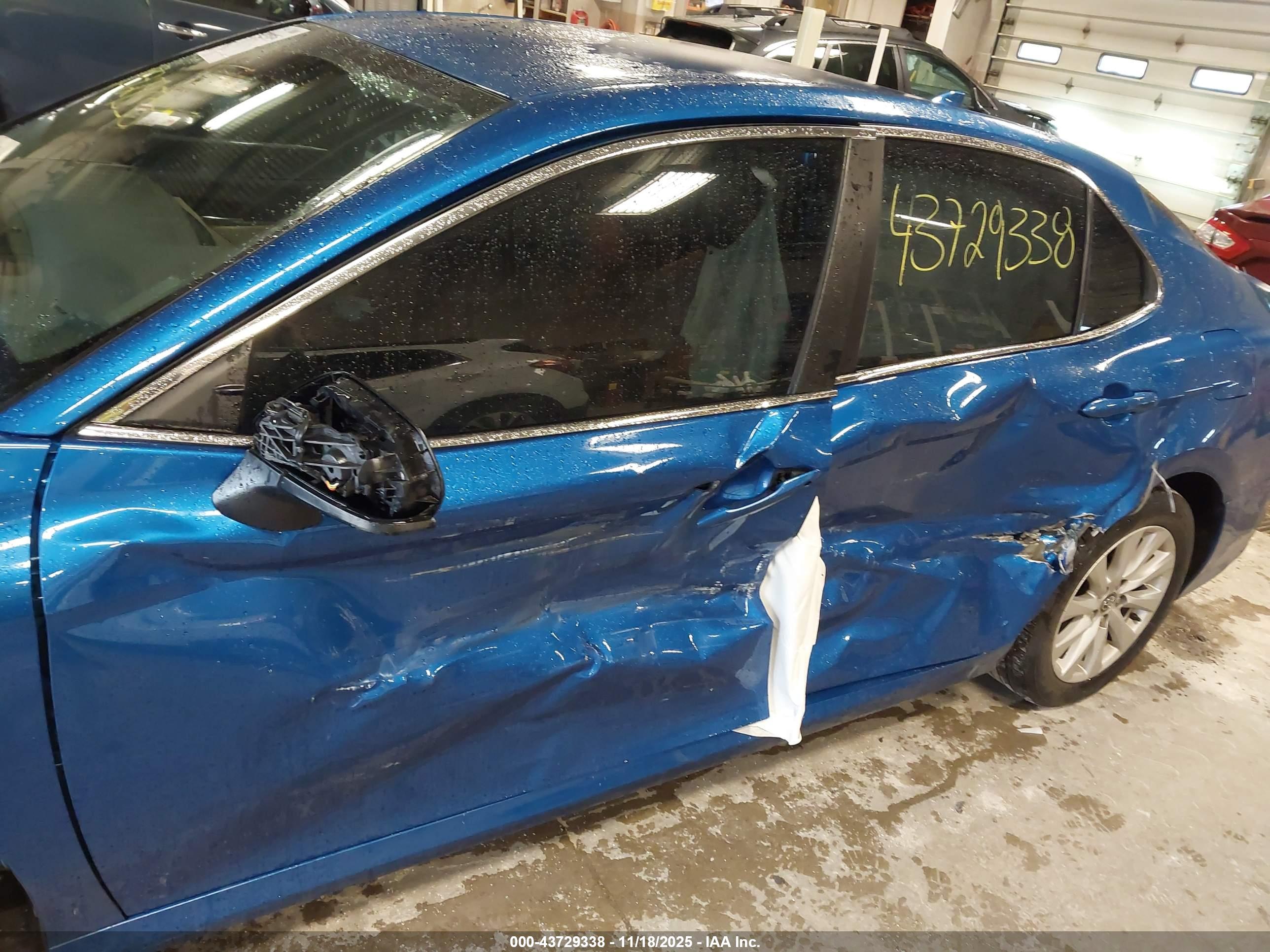 TOYOTA CAMRY image 6