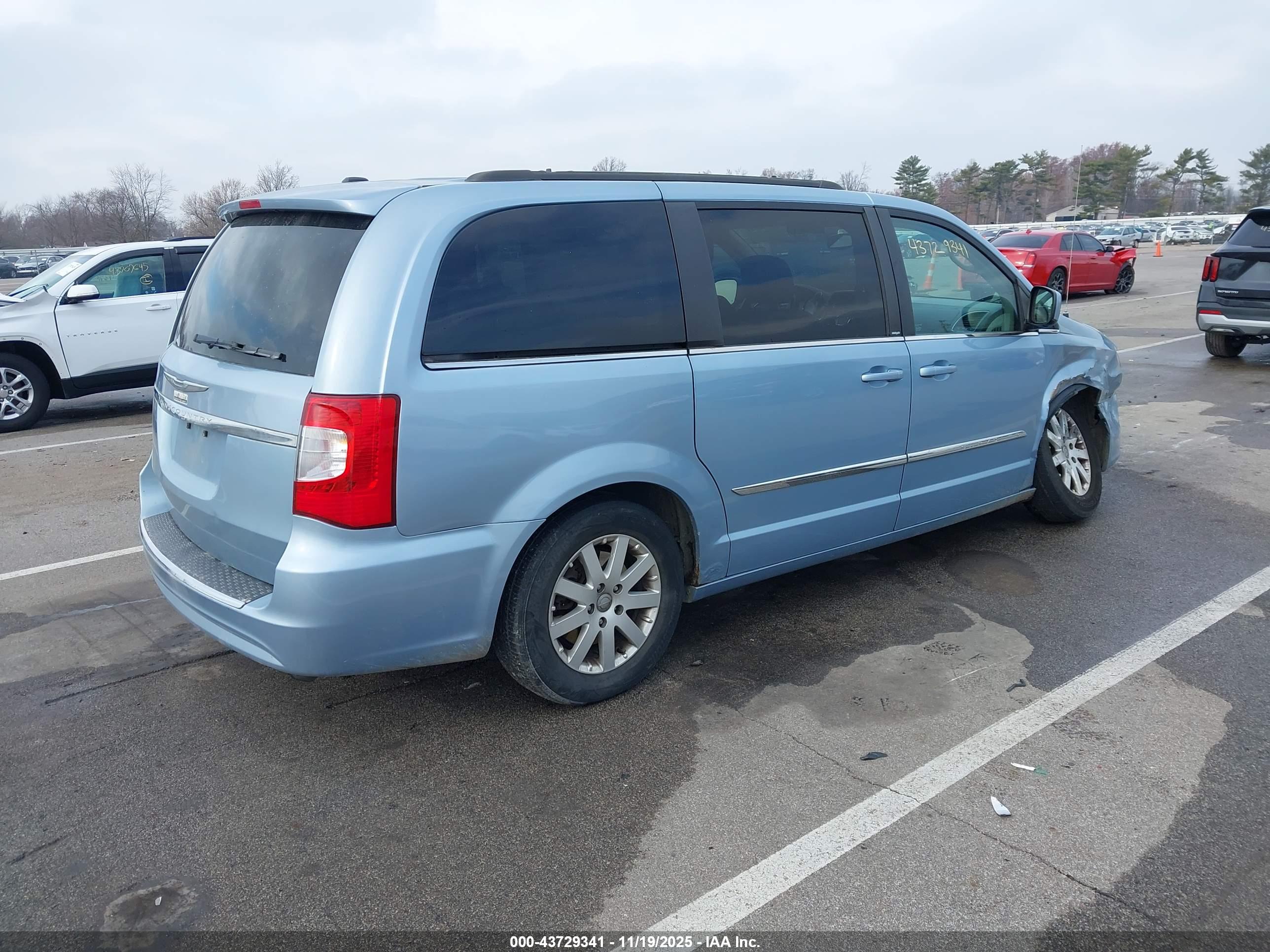 CHRYSLER TOWN image 4