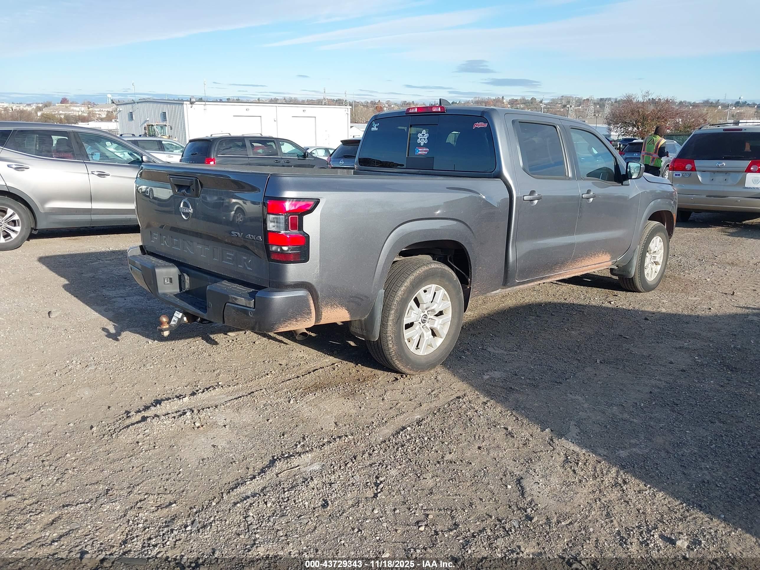 NISSAN FRONTIER image 4