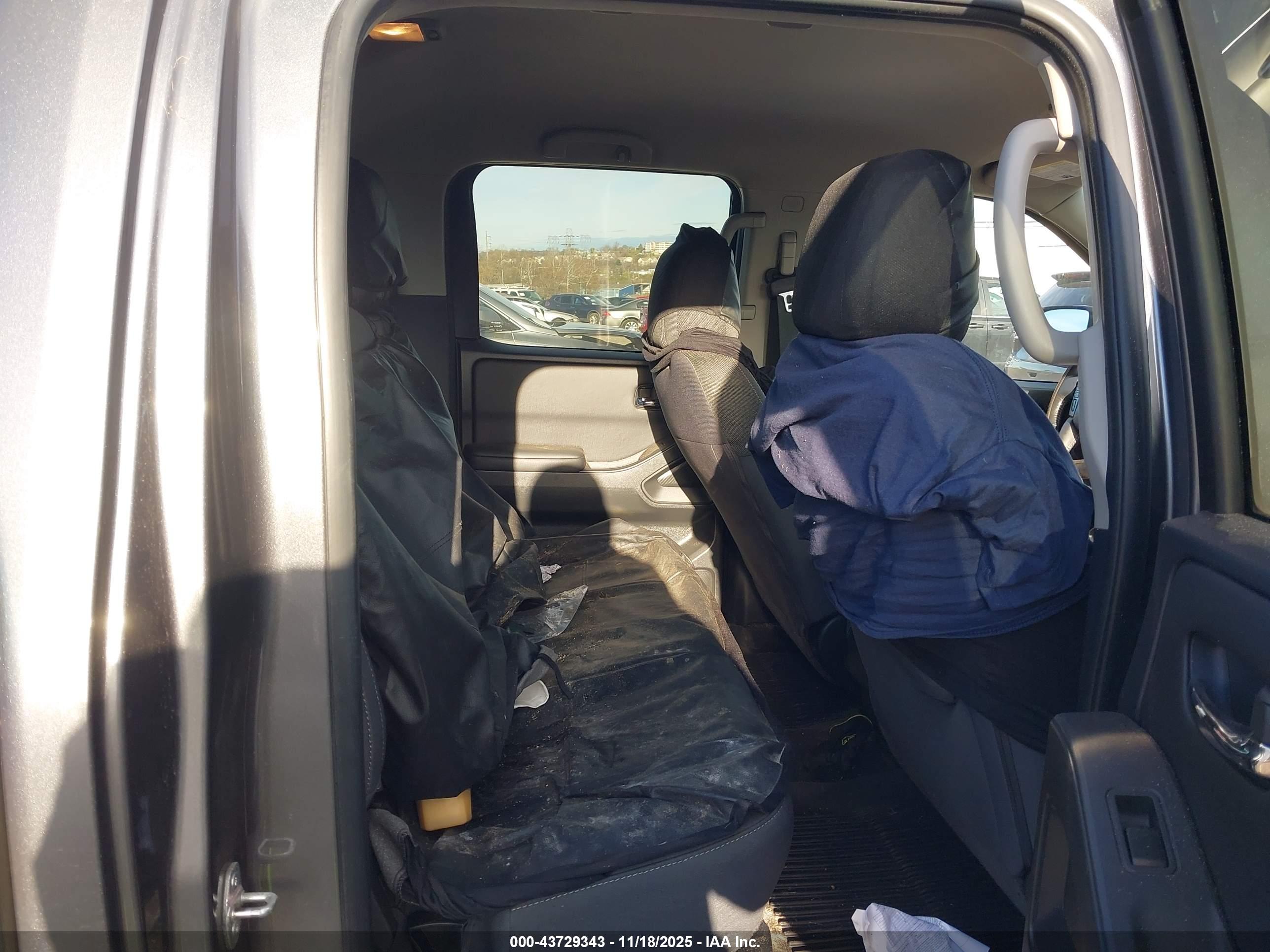 NISSAN FRONTIER image 8