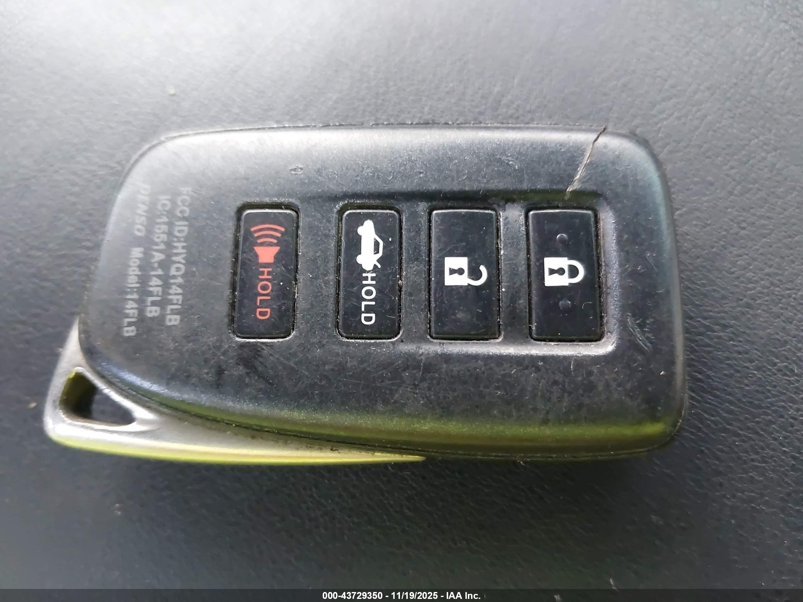 LEXUS RC image 11