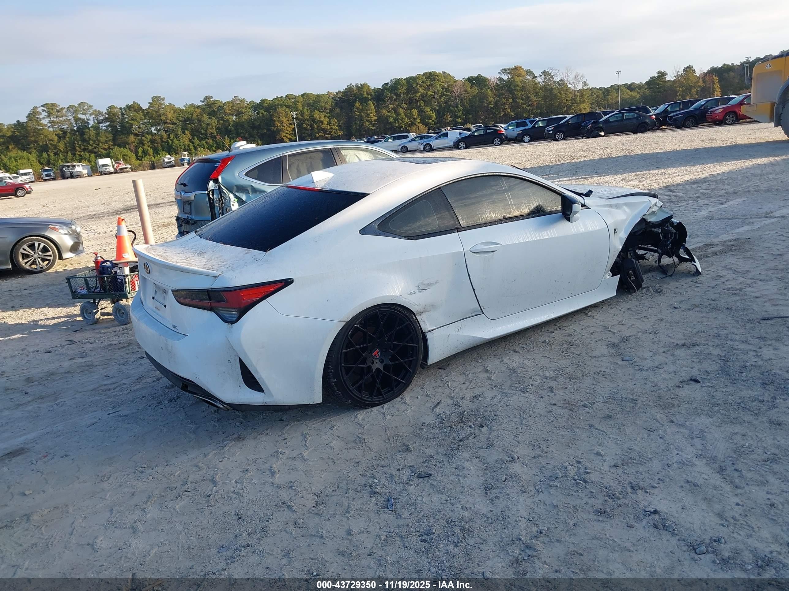 LEXUS RC image 4