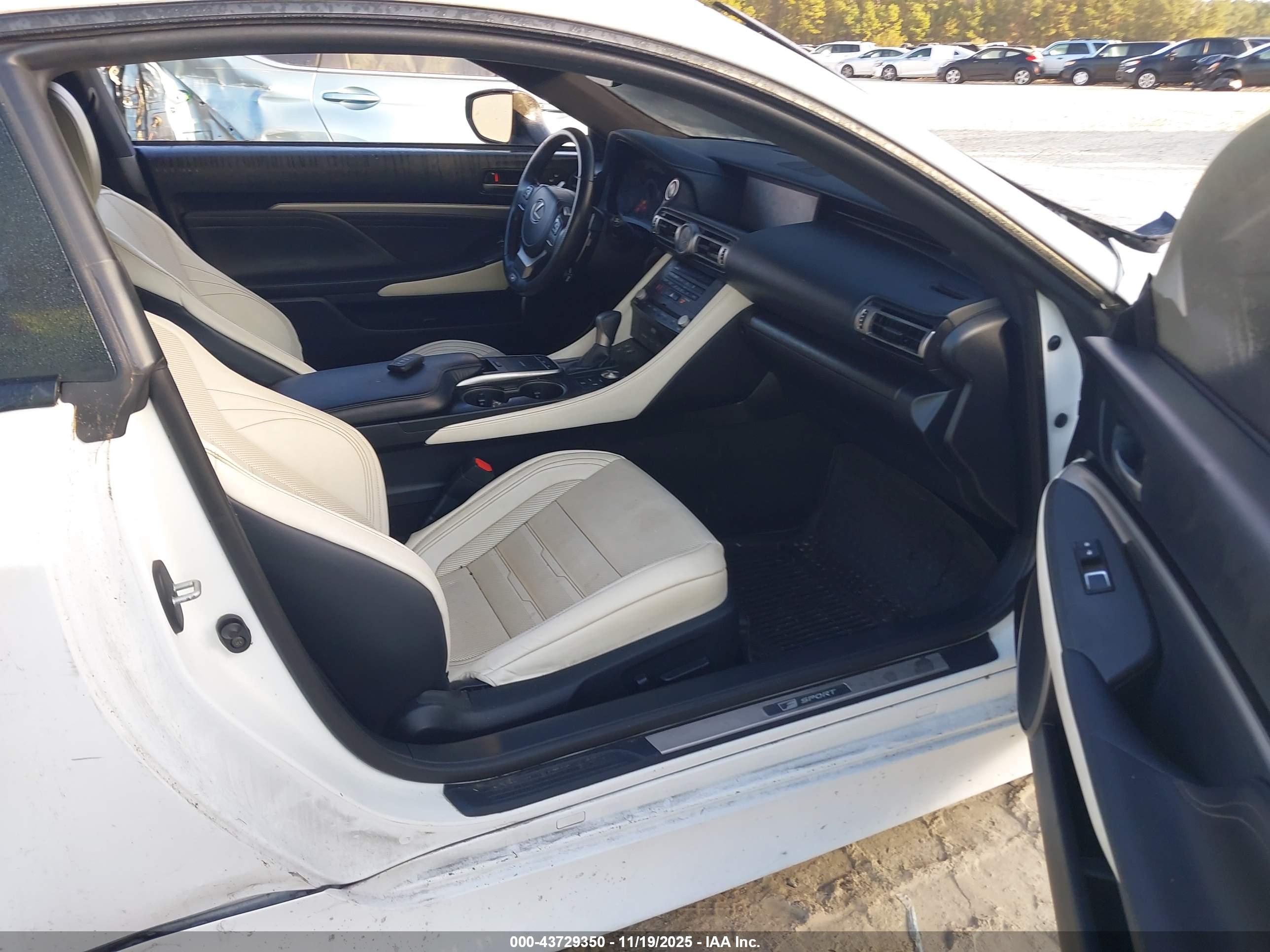 LEXUS RC image 5