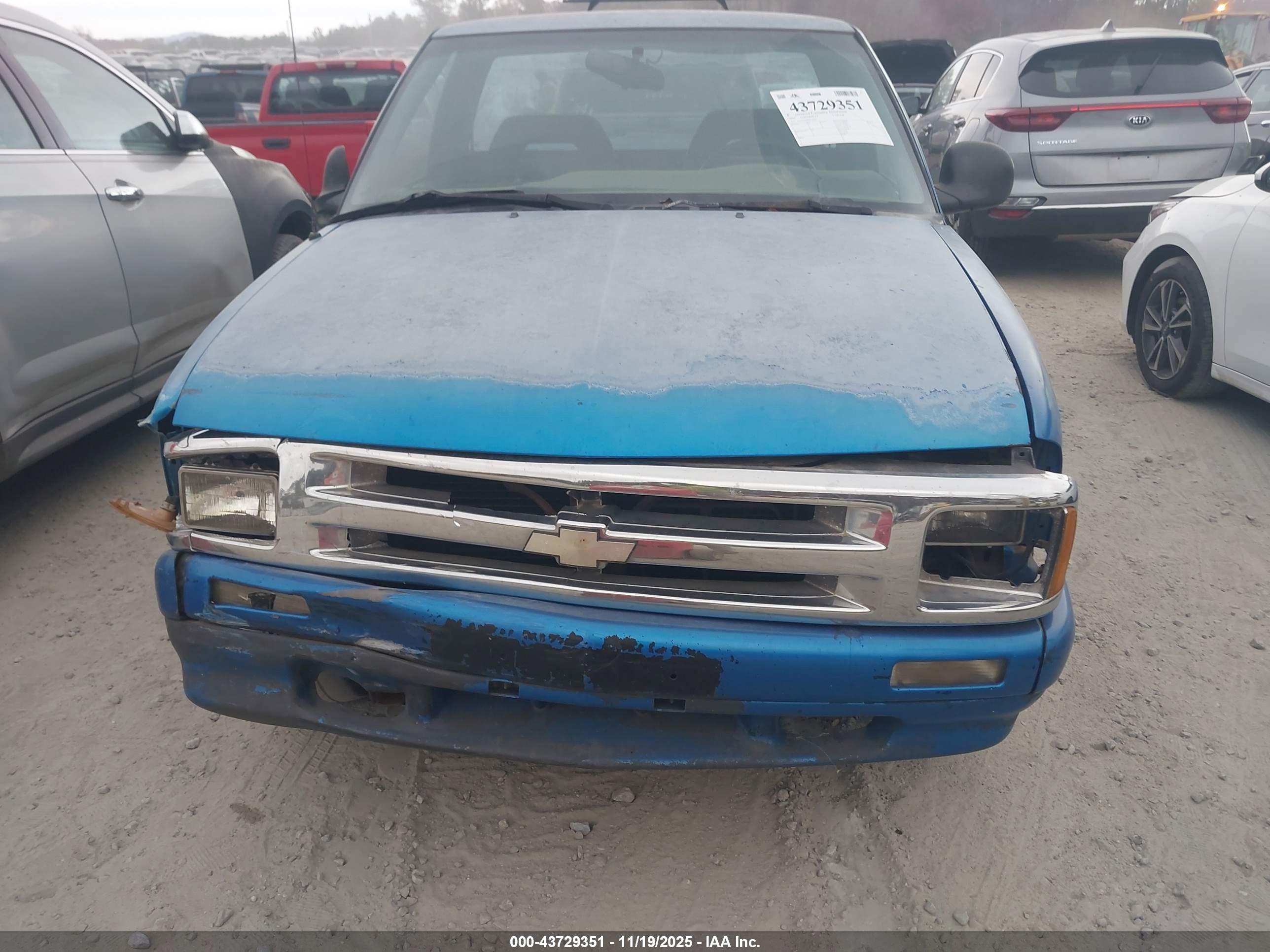 CHEVROLET S image 6